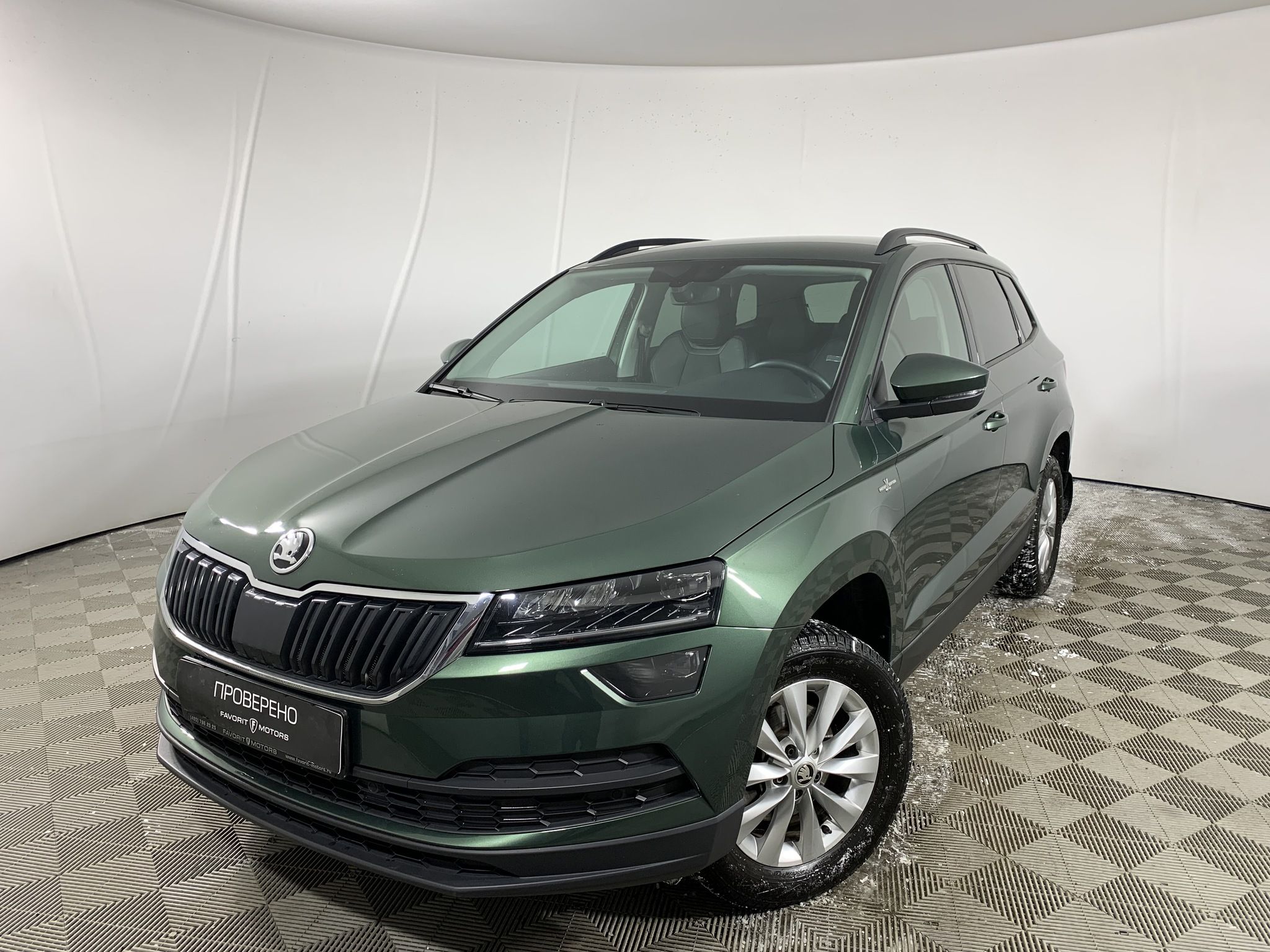 Купить Skoda KAROQ 2021 года с пробегом 13 900 км в Москве | Продажа б/у  Шкода KAROQ внедорожник