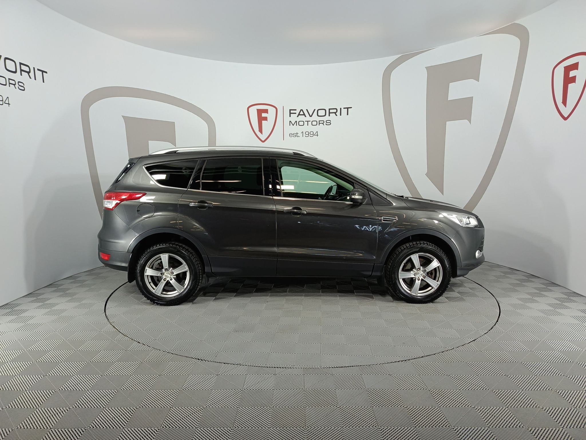 Купить Ford KUGA 2016 года с пробегом 122 617 км в Москве | Продажа б/у Форд  Куга кроссовер