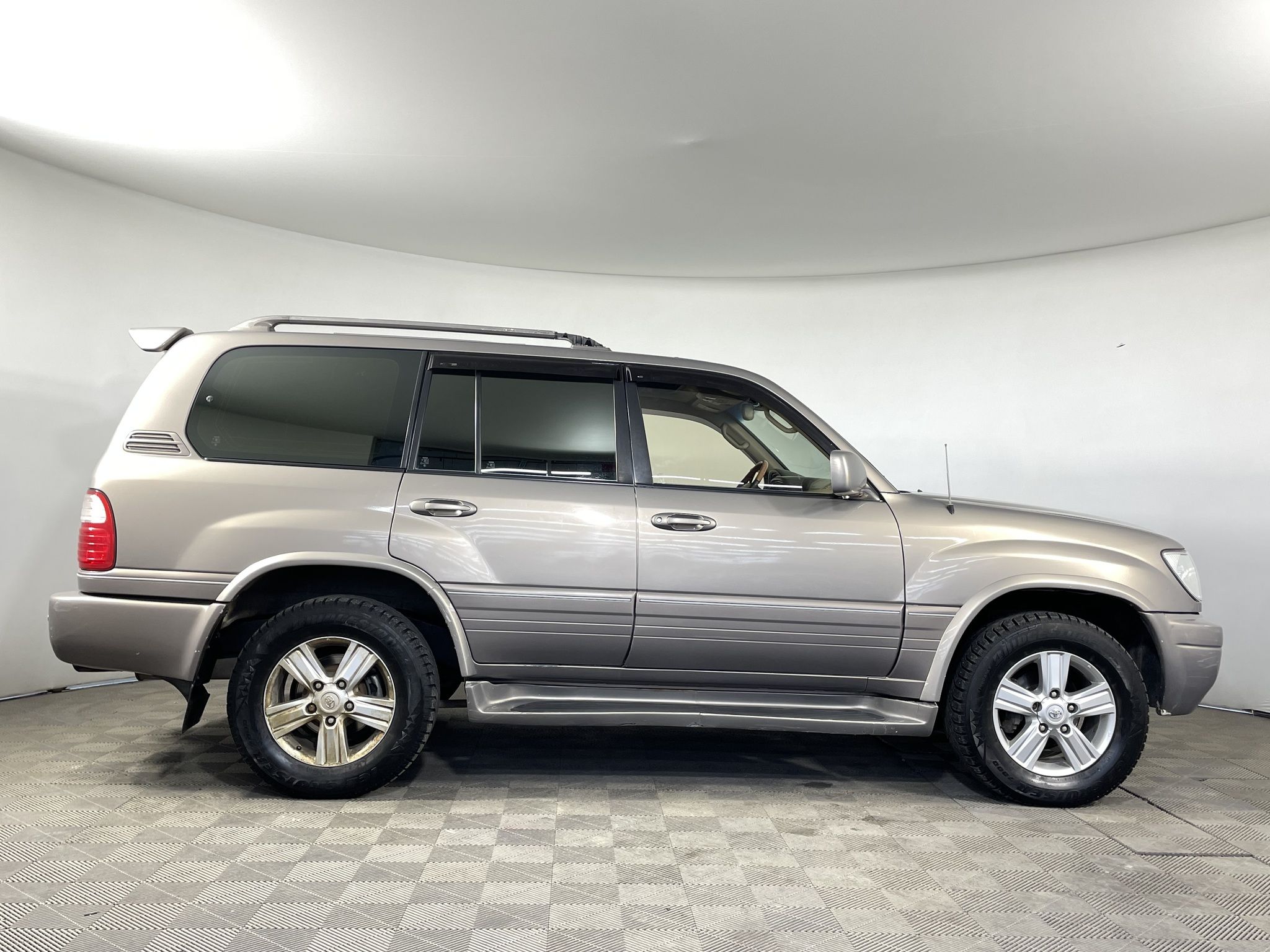 Купить LEXUS LX 470 2000 года с пробегом 309 900 км в Москве | Продажа б/у  Лексус LX 470 внедорожник