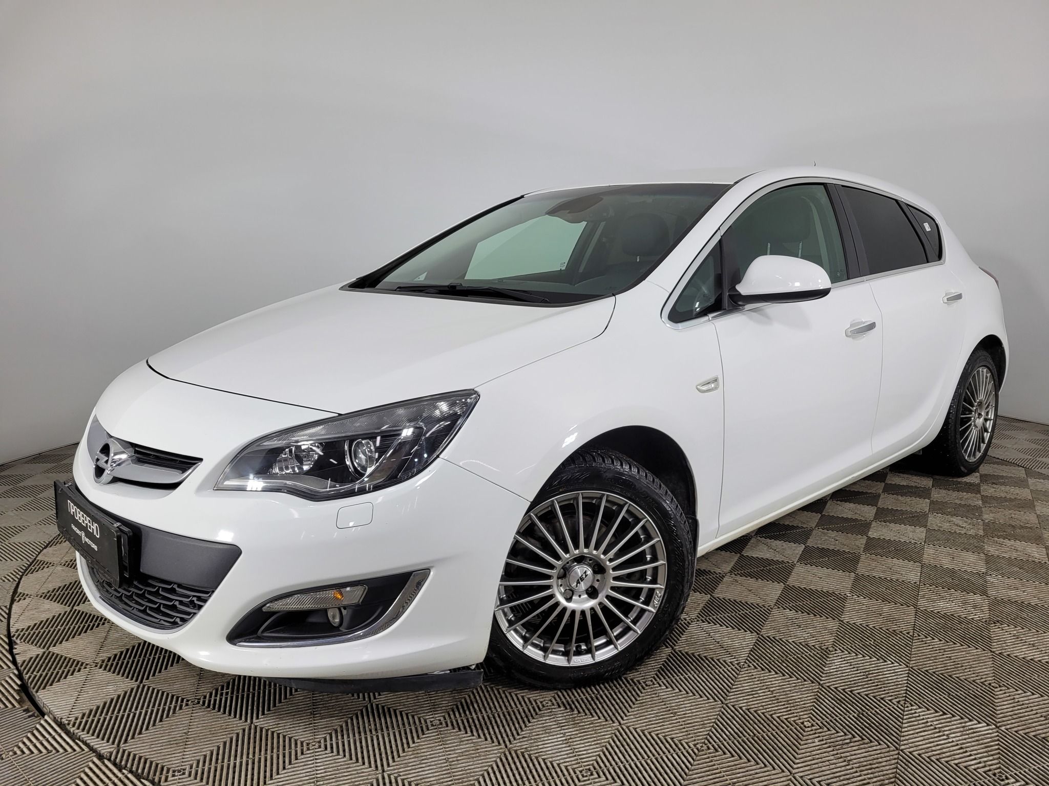 Купить Opel ASTRA 2013 года с пробегом 93 964 км в Москве | Продажа б/у  Опель Астра хэтчбек