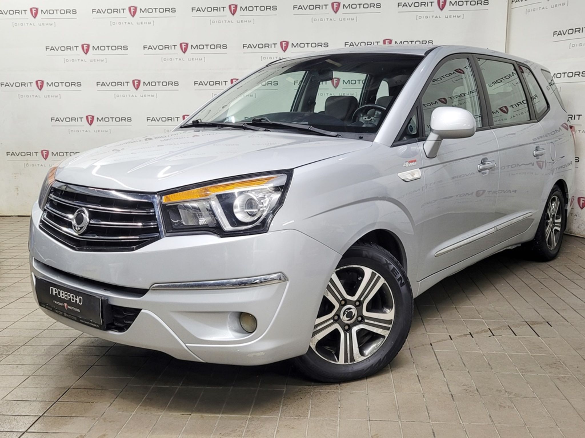 Фото SsangYong Stavic