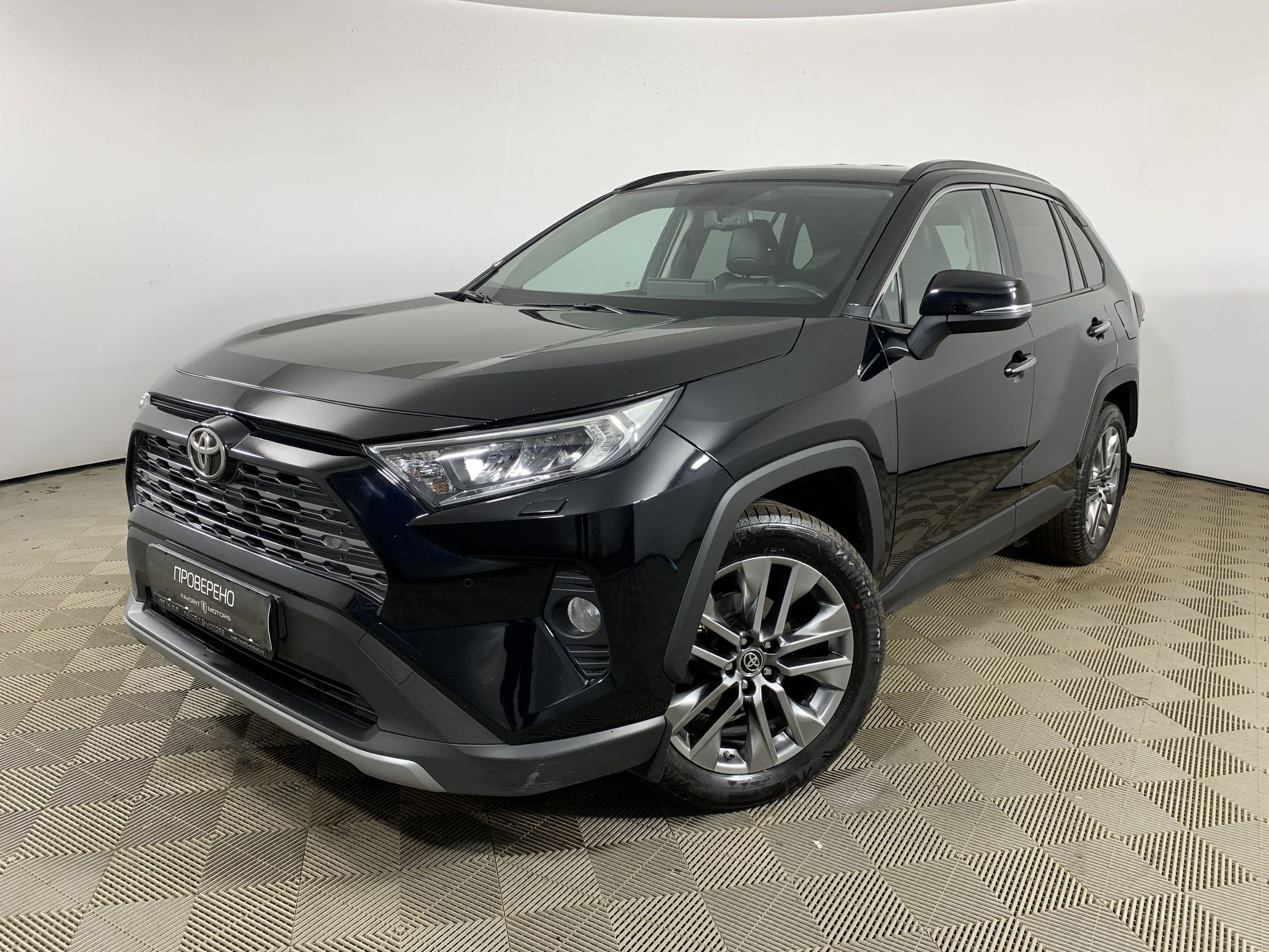 Купить TOYOTA RAV4 2020 года с пробегом 103 552 км в Москве | Продажа б/у  Тойота Тойота РАВ 4 внедорожник