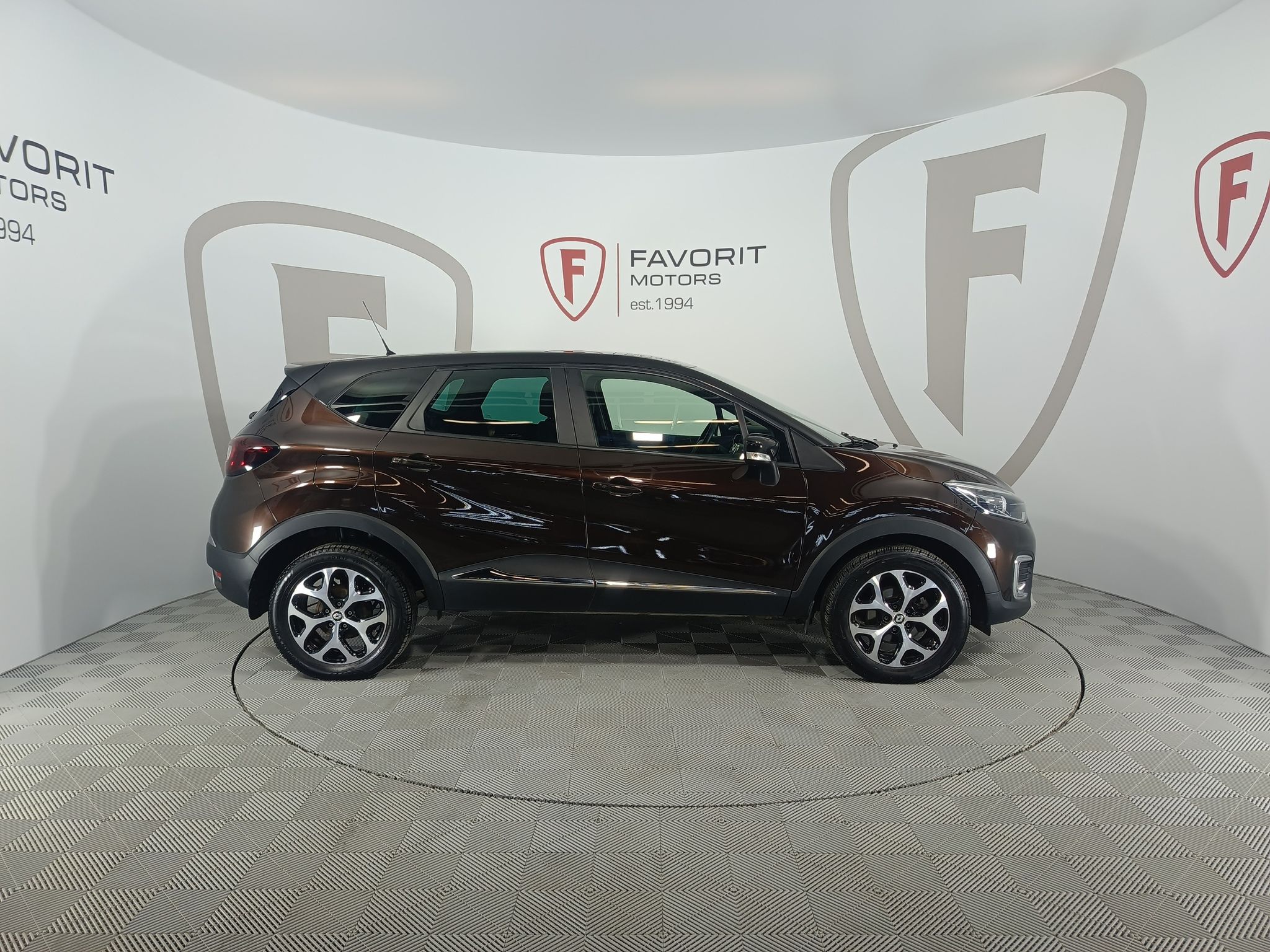 Купить Renault KAPTUR 2019 года с пробегом 49 111 км в Москве | Продажа б/у  Рено Каптур внедорожник