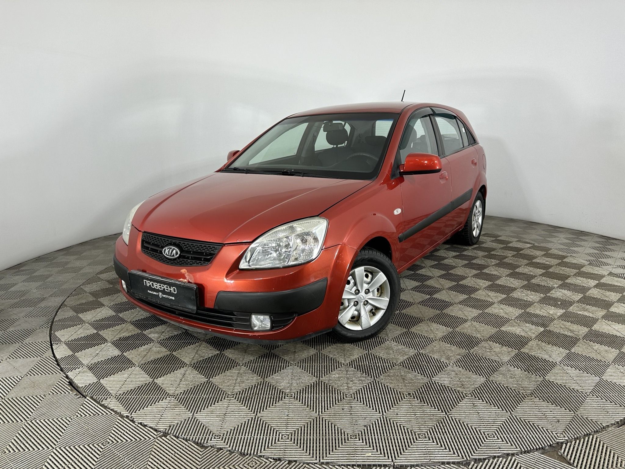 Купить б/у Kia Rio (Киа Рио) 1.4 (97 л.с.) хэтчбек 2009 года с пробегом 113  837 км в Москве