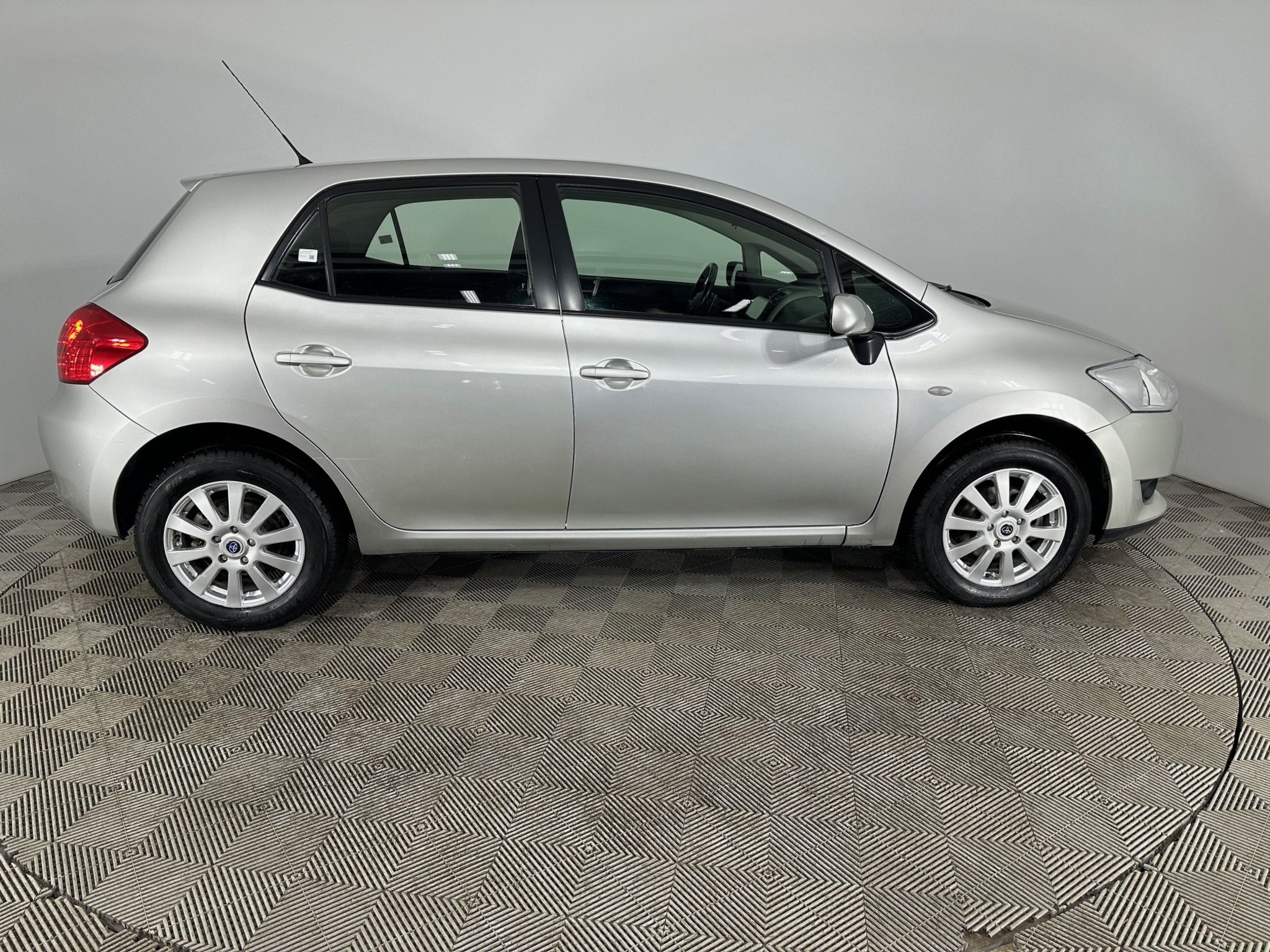 Купить TOYOTA AURIS 2007 года с пробегом 147 673 км в Москве | Продажа б/у Тойота  Аурис хэтчбек