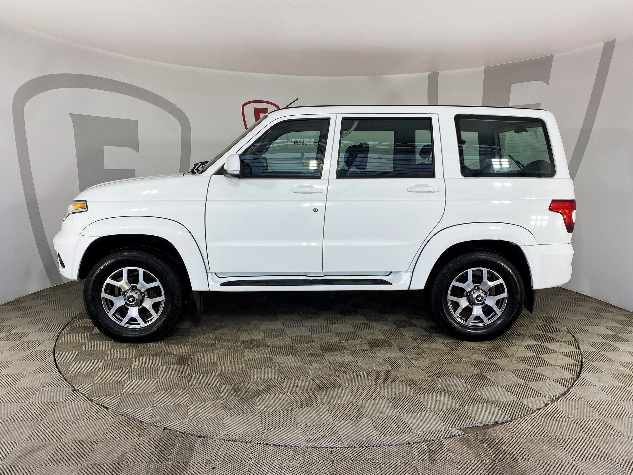 Купить UAZ PATRIOT 2019 года с пробегом 52 700 км в Москве | Продажа б/у  УАЗ Патриот внедорожник