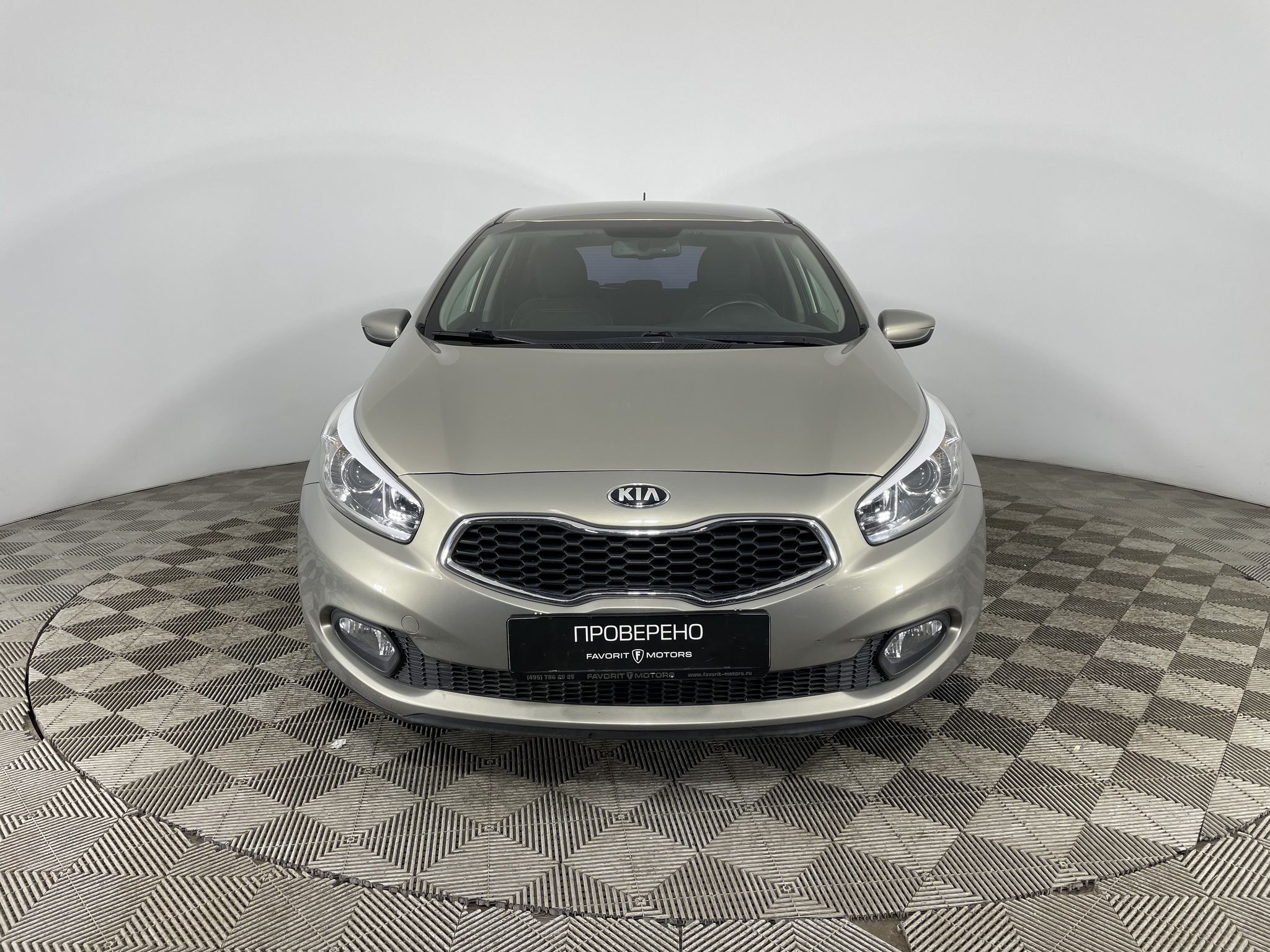 Купить Kia Ceed 2014 года с пробегом 30 942 км в Москве | Продажа б/у Киа  Сид хэтчбек