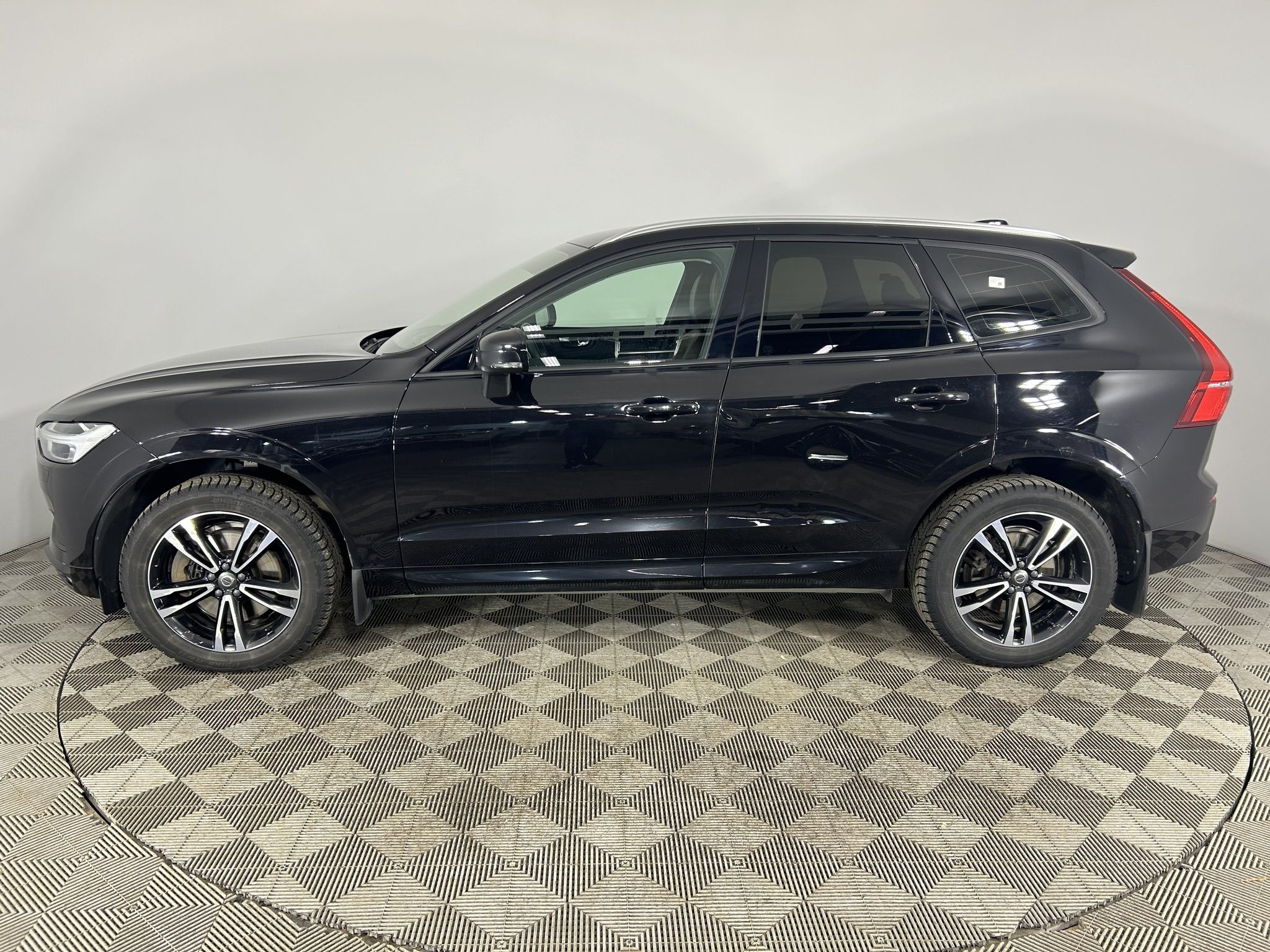 Купить Volvo XC60 2018 года с пробегом 95 948 км в Москве | Продажа б/у  Вольво ХС60 внедорожник