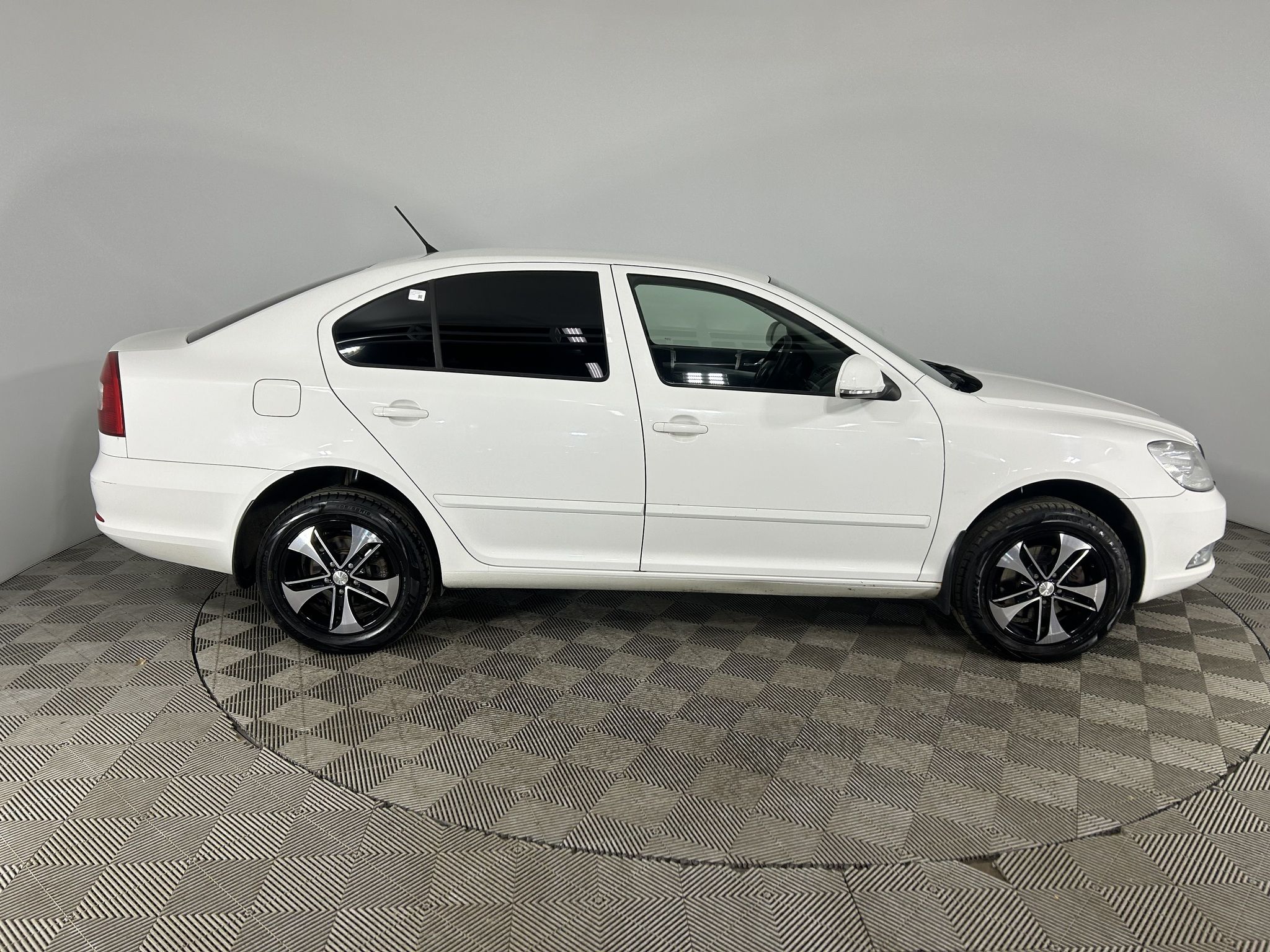 Купить Skoda OCTAVIA 2012 года с пробегом 132 127 км в Москве | Продажа б/у  Шкода Новая Октавия лифтбек