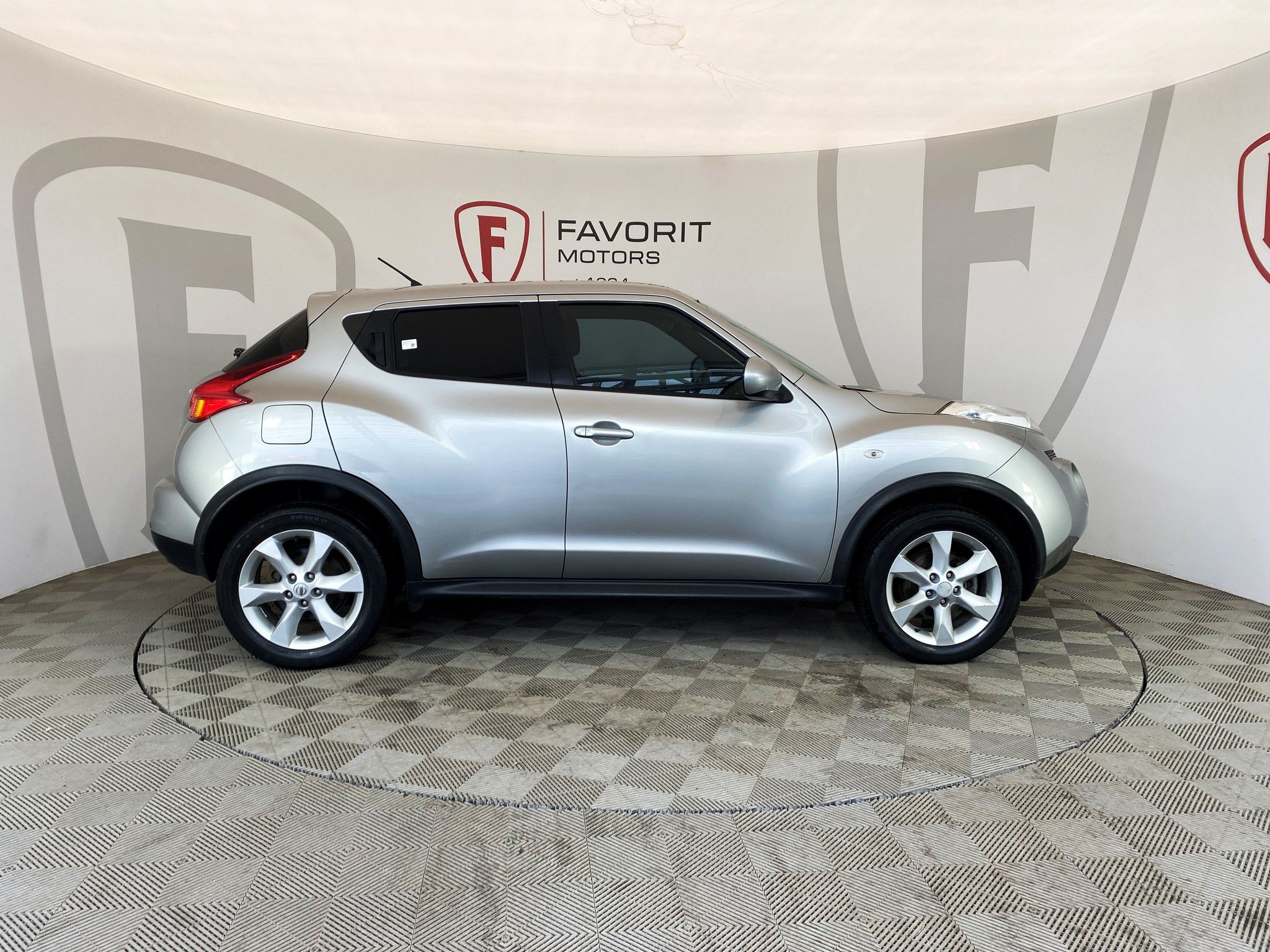 Купить NISSAN JUKE 2012 года с пробегом 88 300 км в Москве | Продажа б/у Ниссан  Жук внедорожник