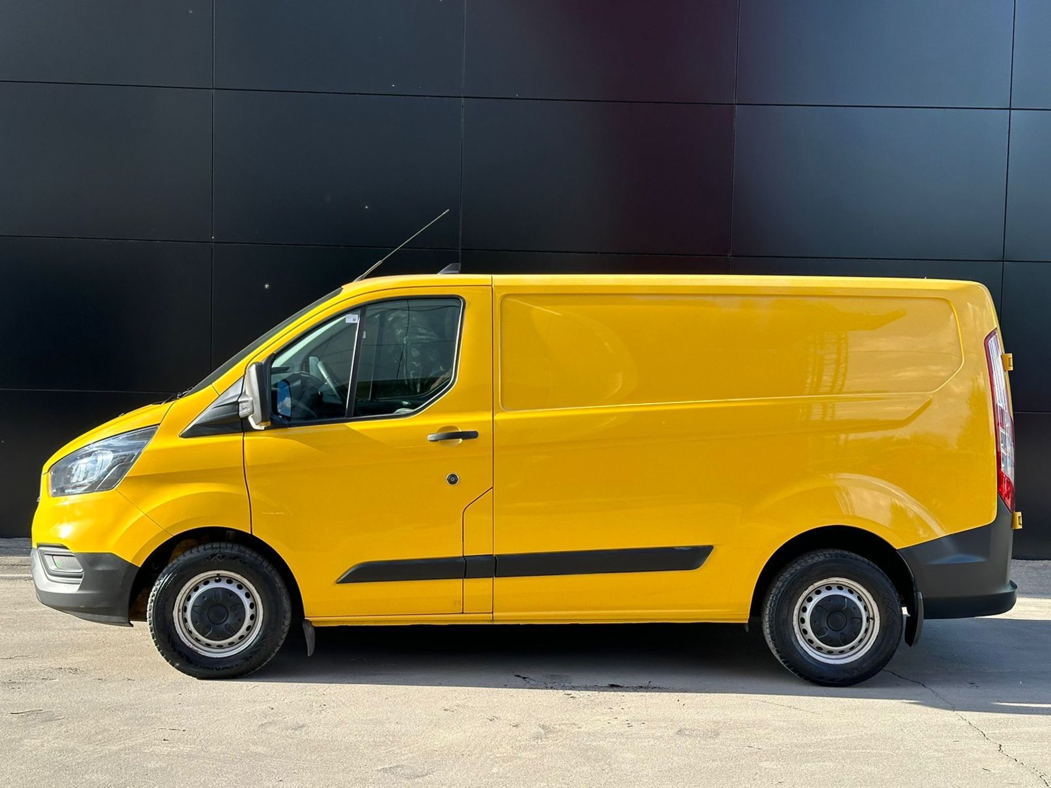 Купить Ford TRANSIT CUSTOM 2018 года с пробегом 87 885 км в Москве |  Продажа б/у Форд Транзит Кастом фургон