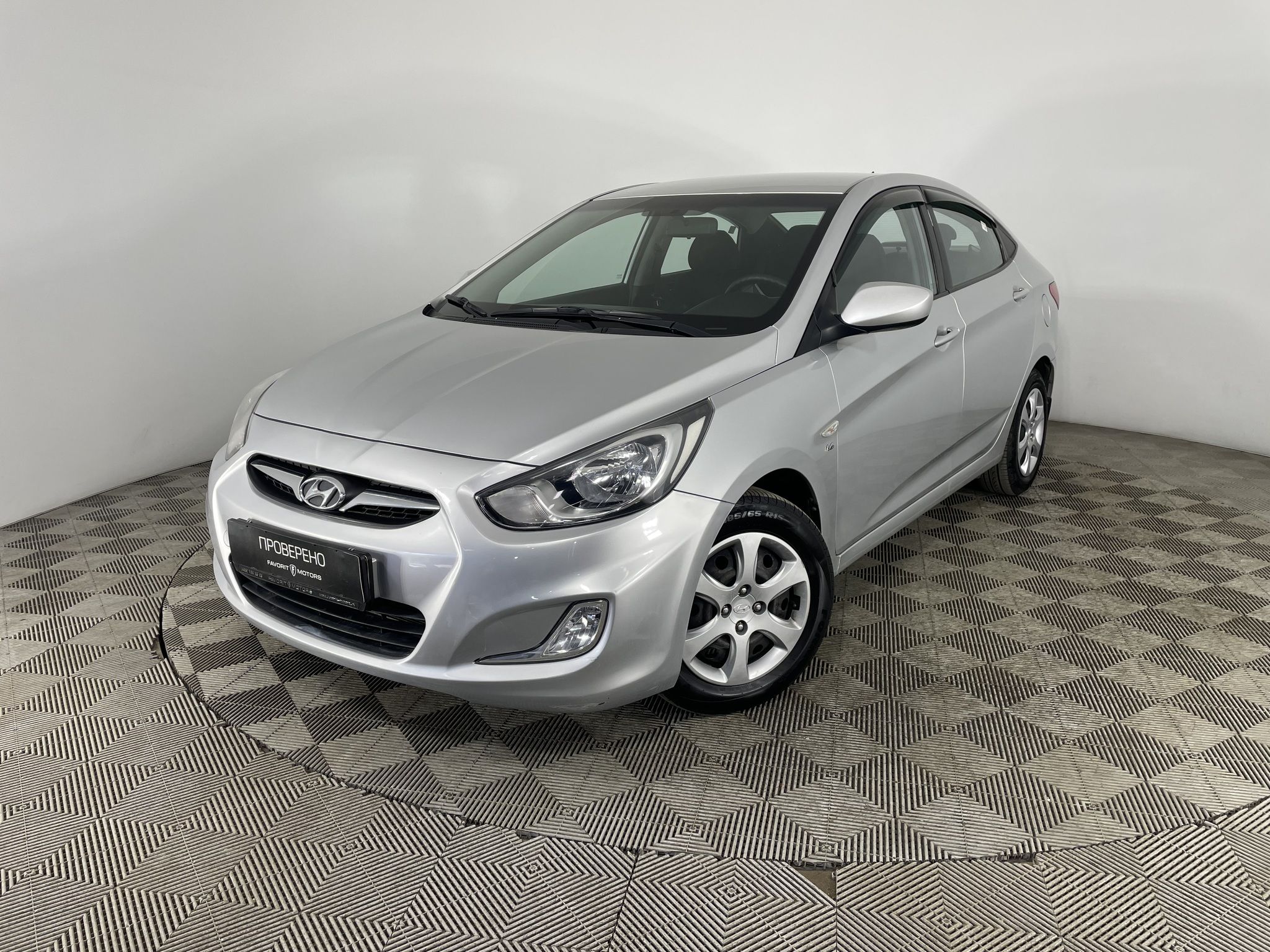 Купить Hyundai SOLARIS 2012 года с пробегом 117 416 км в Москве | Продажа  б/у Хендай Солярис седан