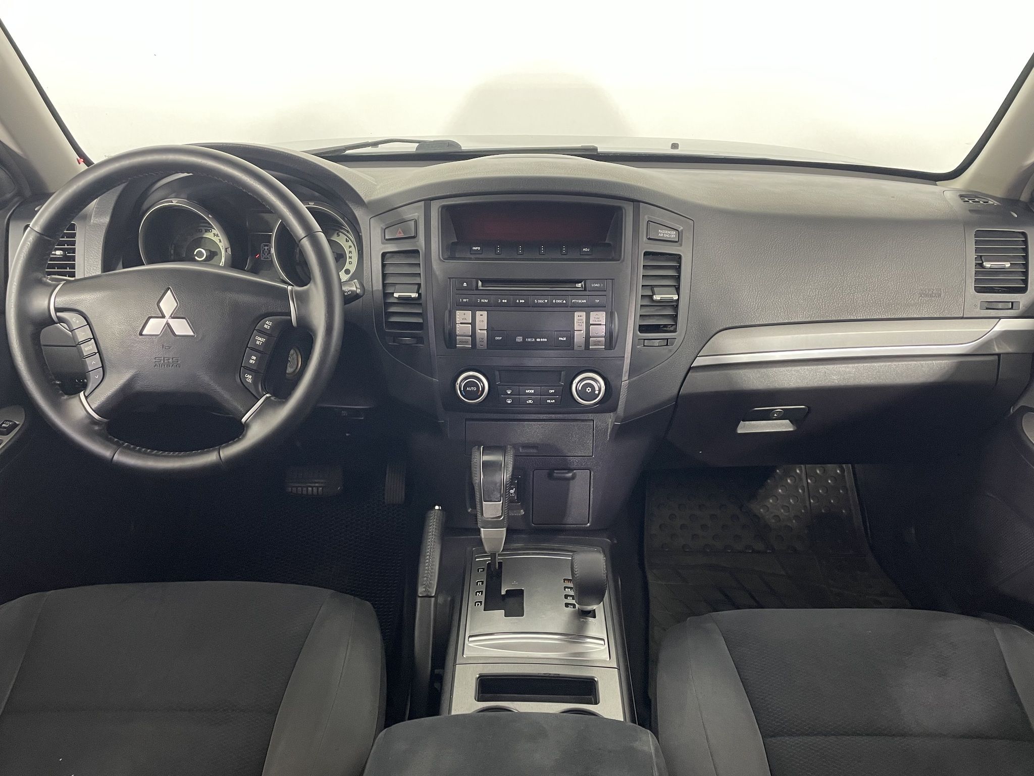 Купить MITSUBISHI PAJERO IV 2008 года с пробегом 318 905 км в Москве |  Продажа б/у Митсубиси PAJERO IV внедорожник