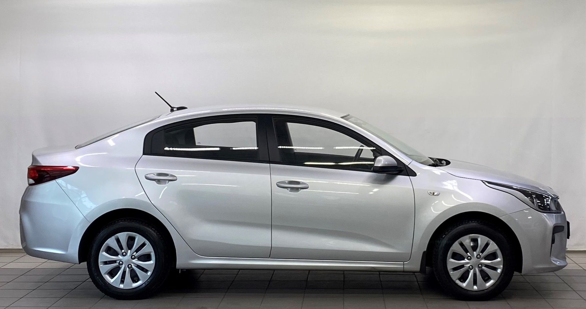 Купить Kia Rio 2019 года с пробегом 15 611 км в Москве | Продажа б/у Киа Рио  седан