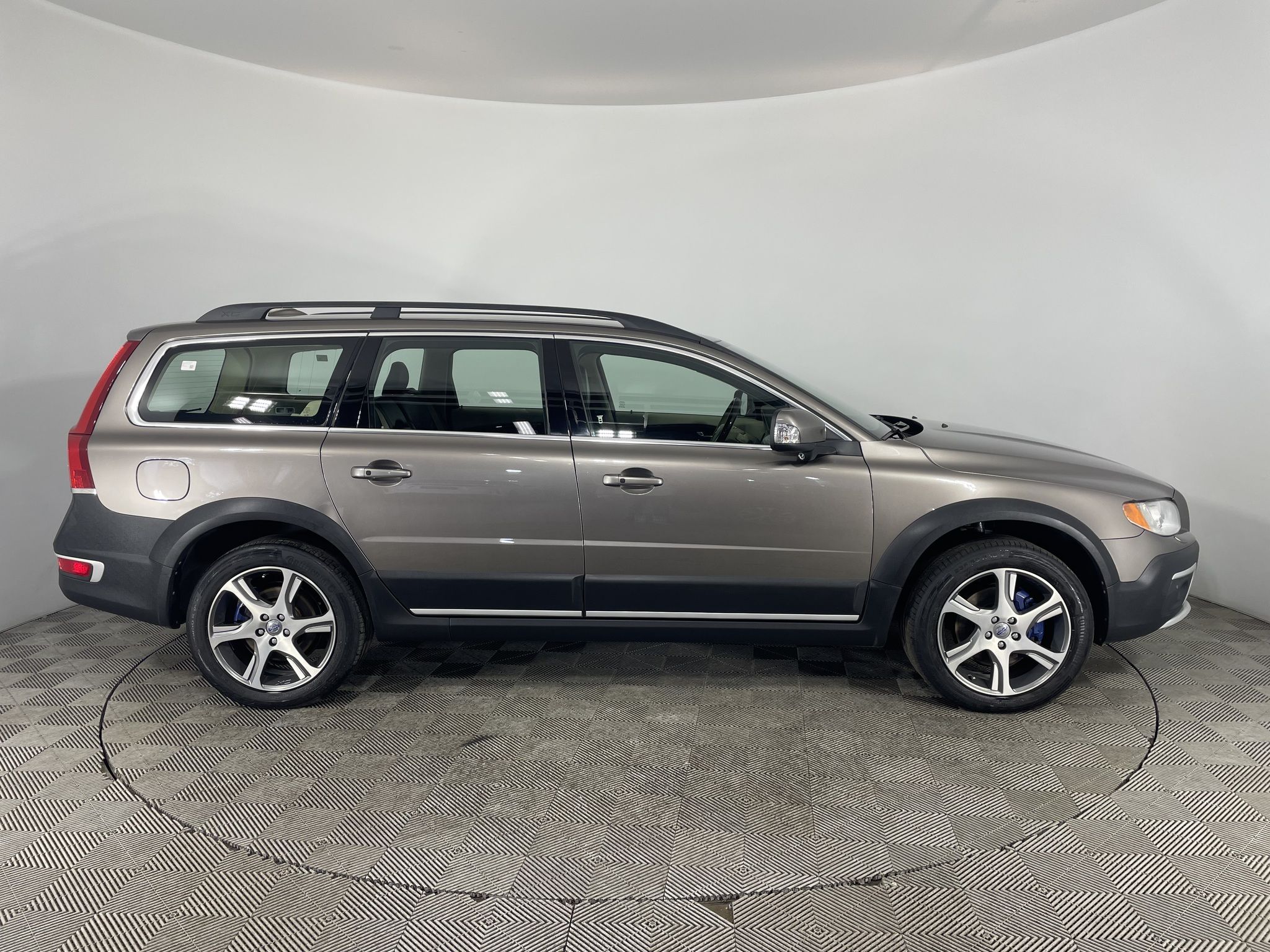 Купить Volvo XC70 2008 года с пробегом 138 888 км в Москве | Продажа б/у  Вольво XC70 универсал