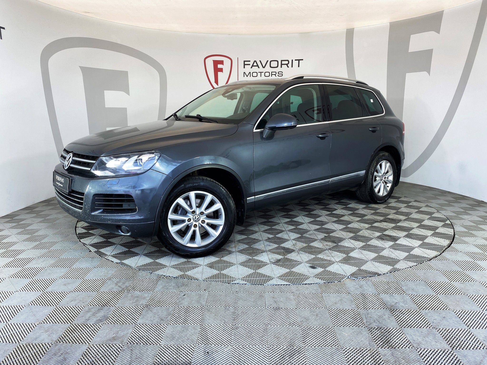 Volkswagen Touareg