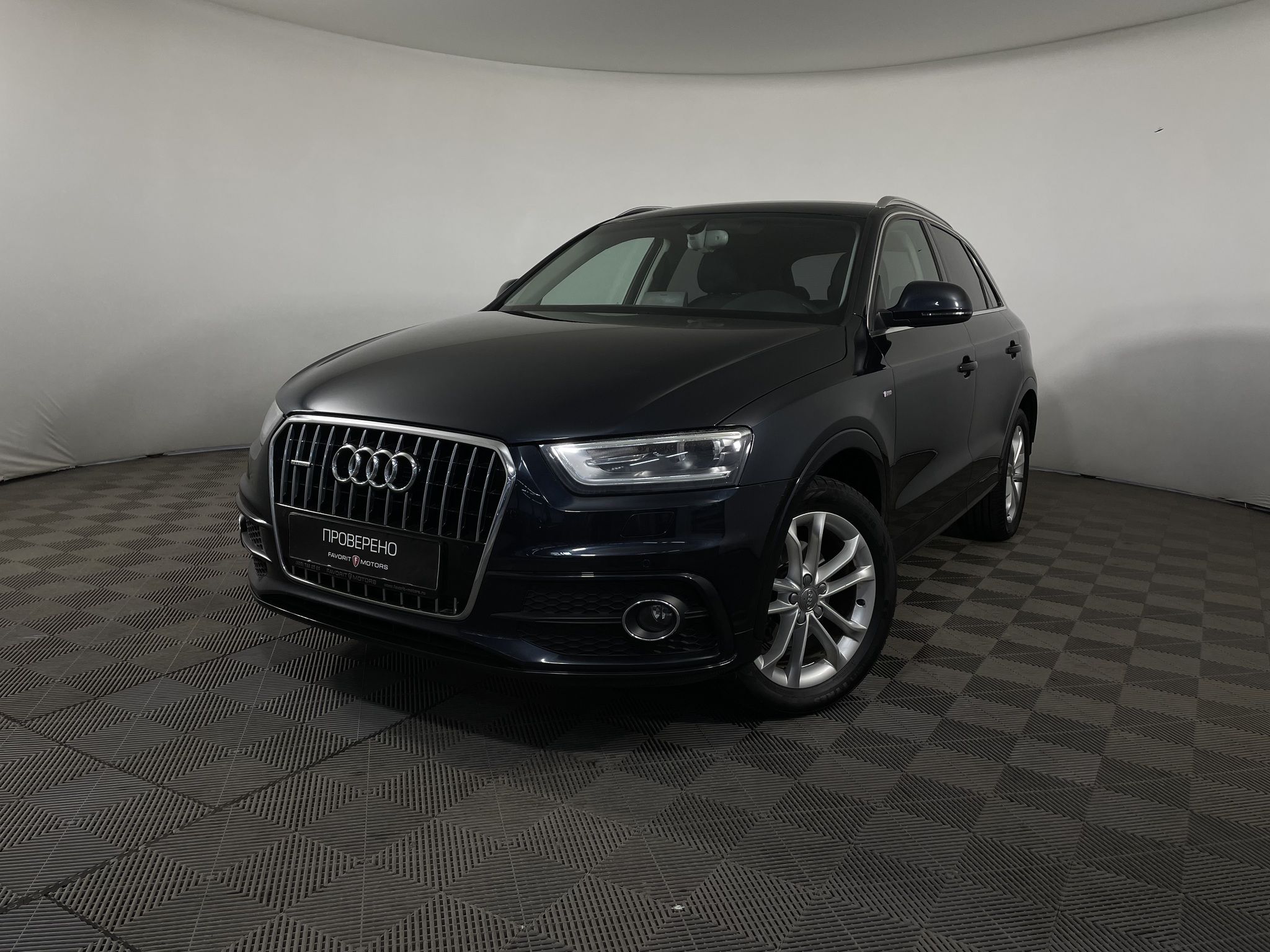 AUDI Q3