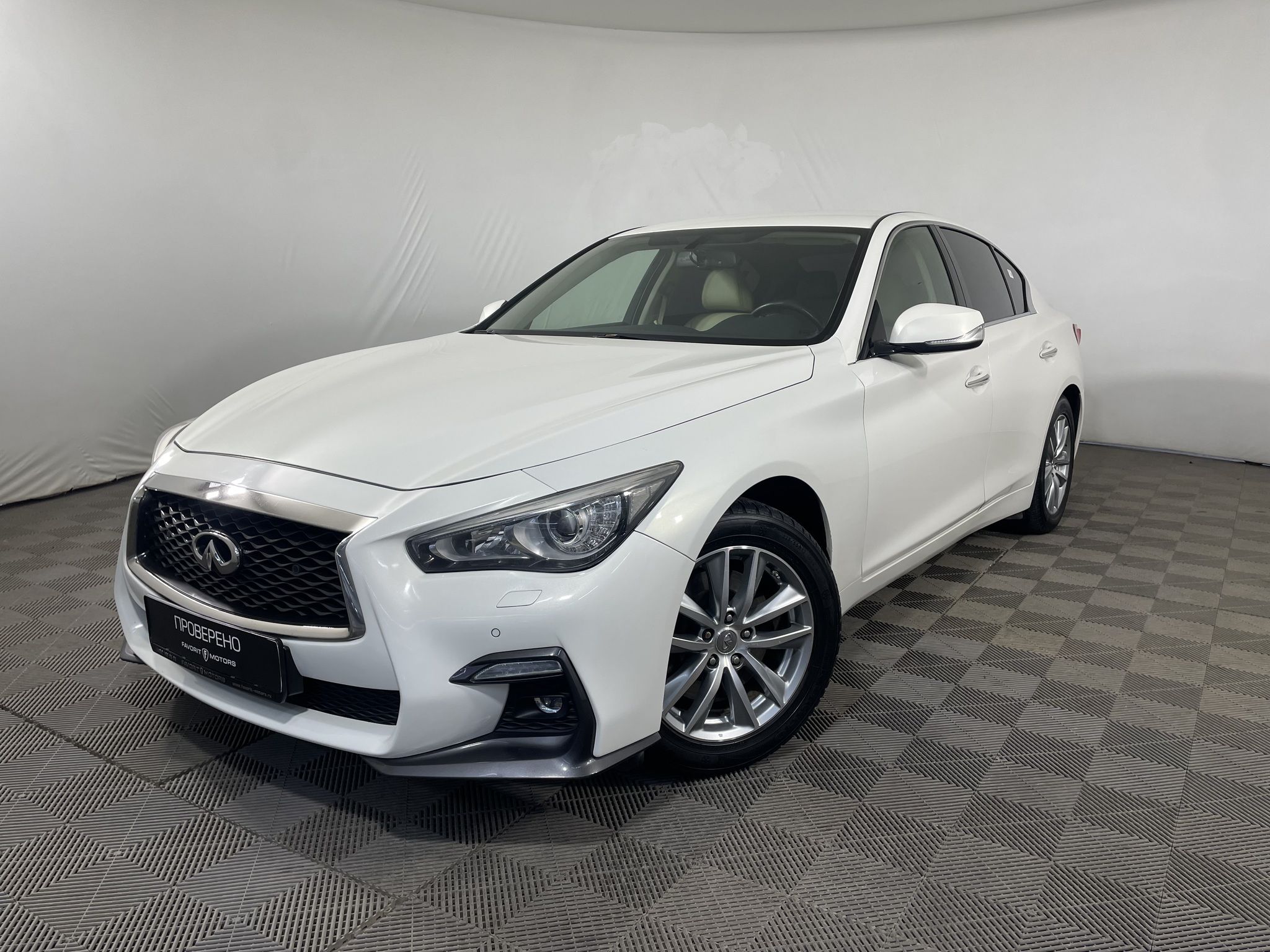 INFINITI Q50