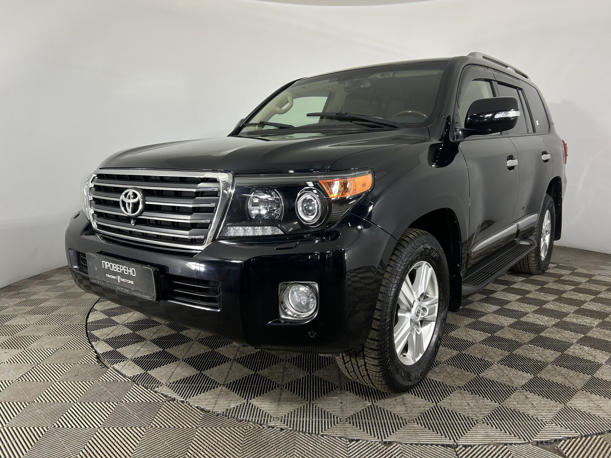 TOYOTA LAND CRUISER 200