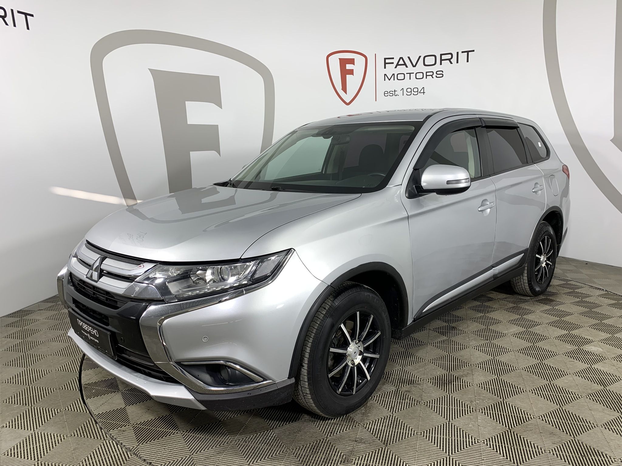 MITSUBISHI OUTLANDER