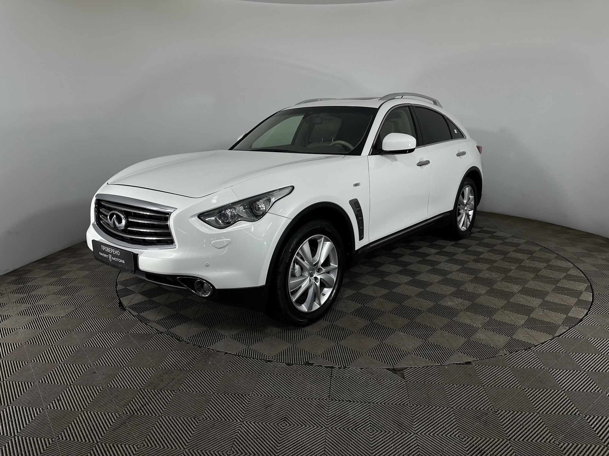 INFINITI QX70
