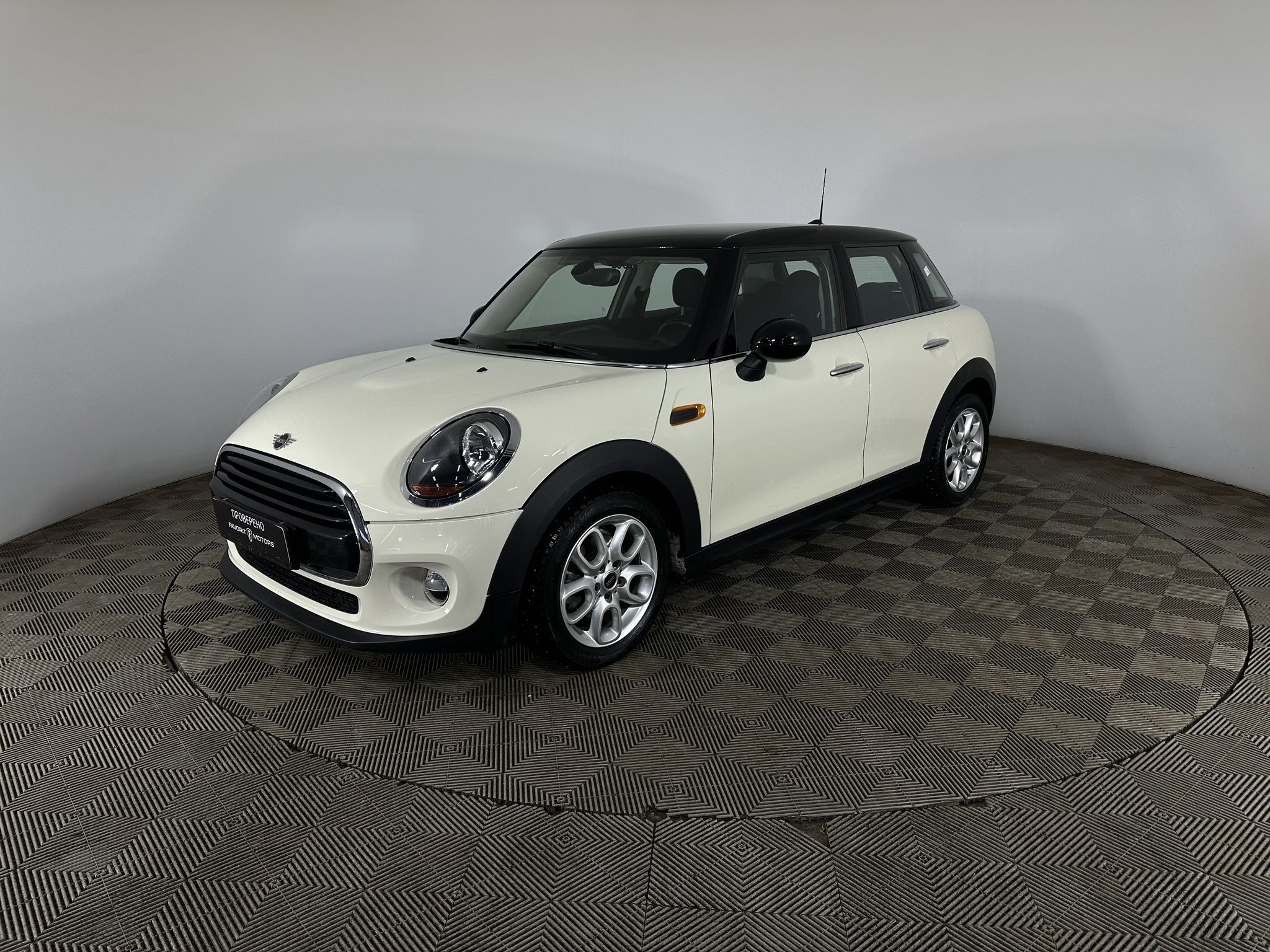 MINI HATCH