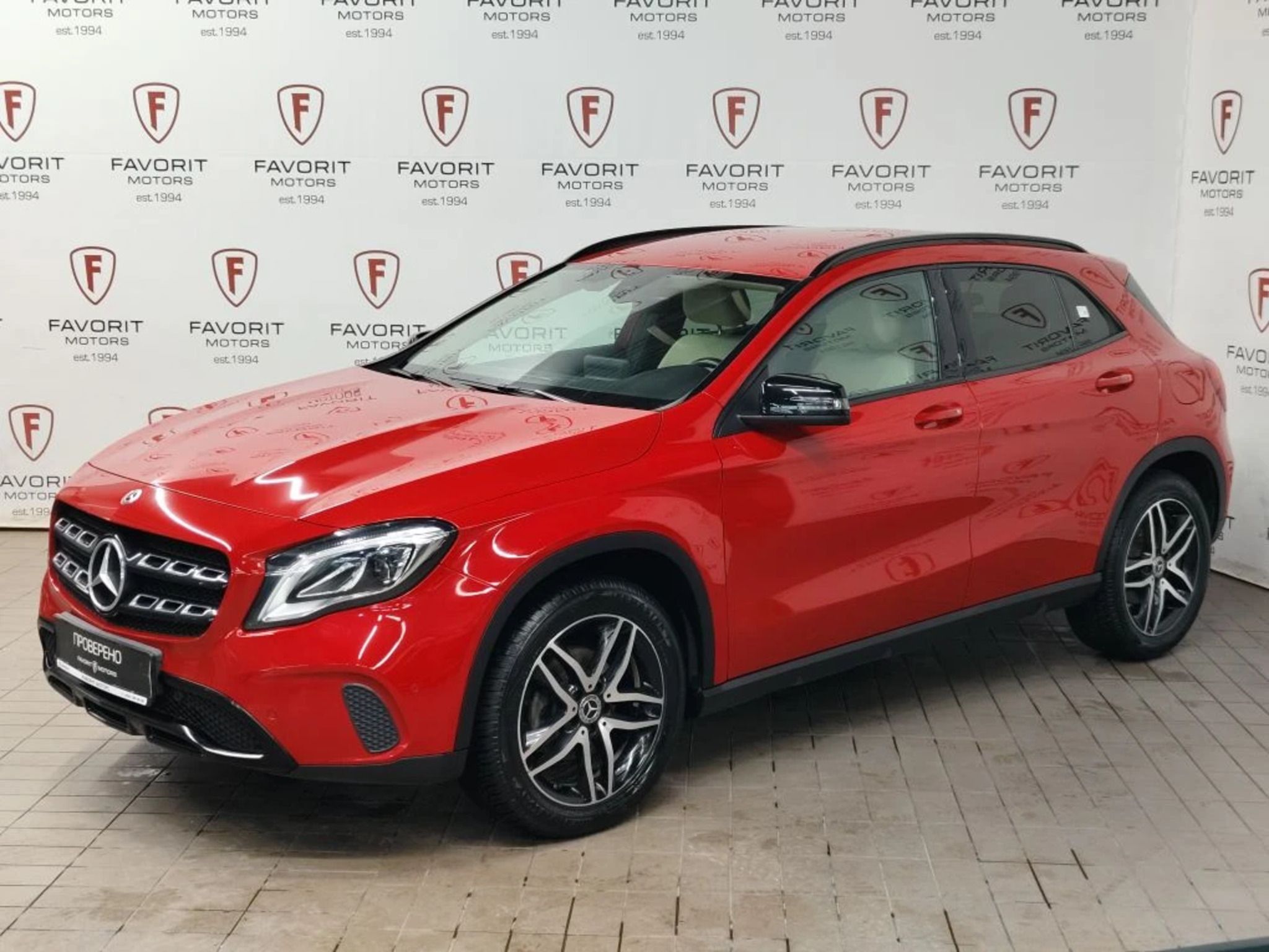 MERCEDES-BENZ GLA 200