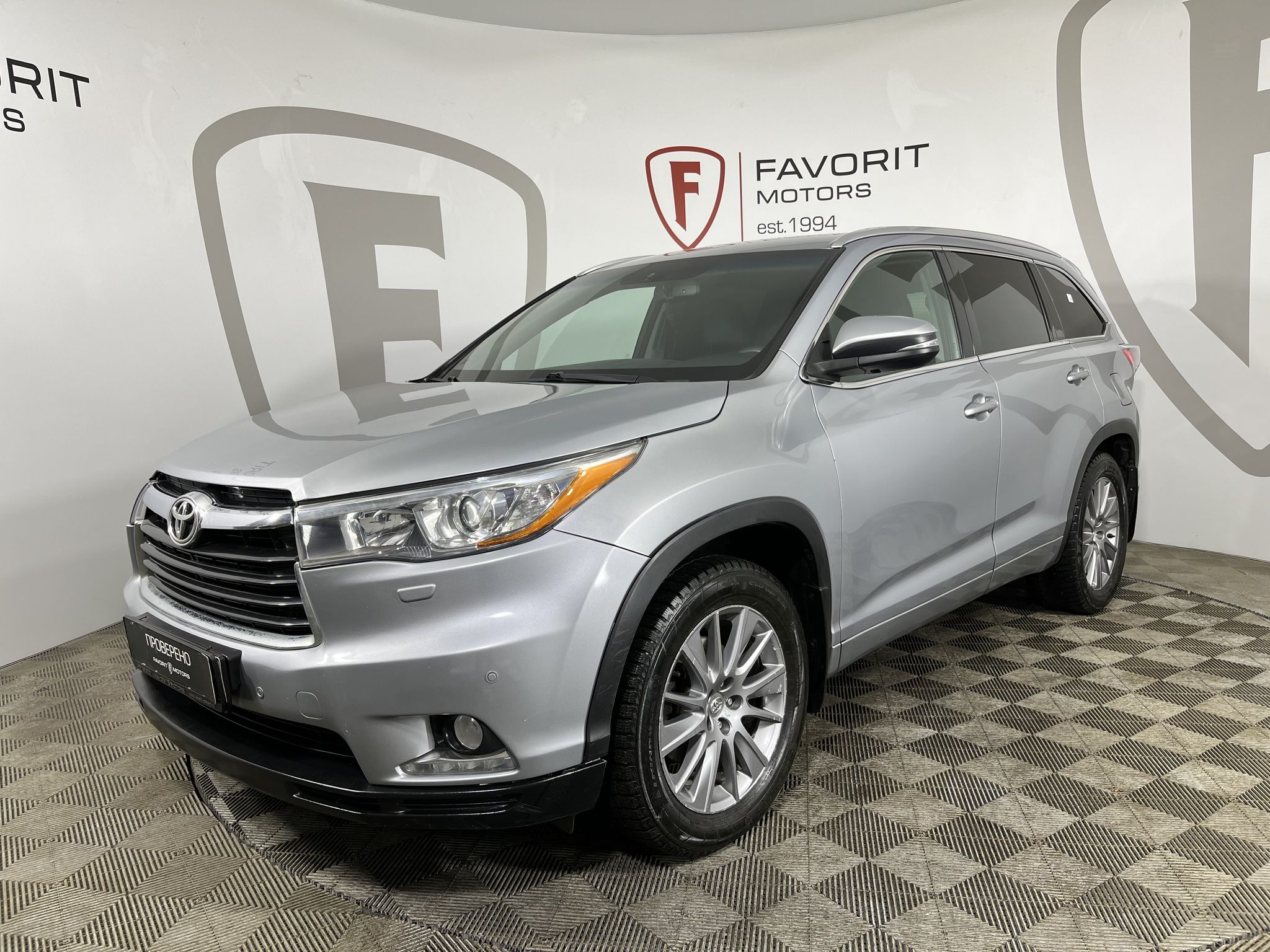 TOYOTA HIGHLANDER