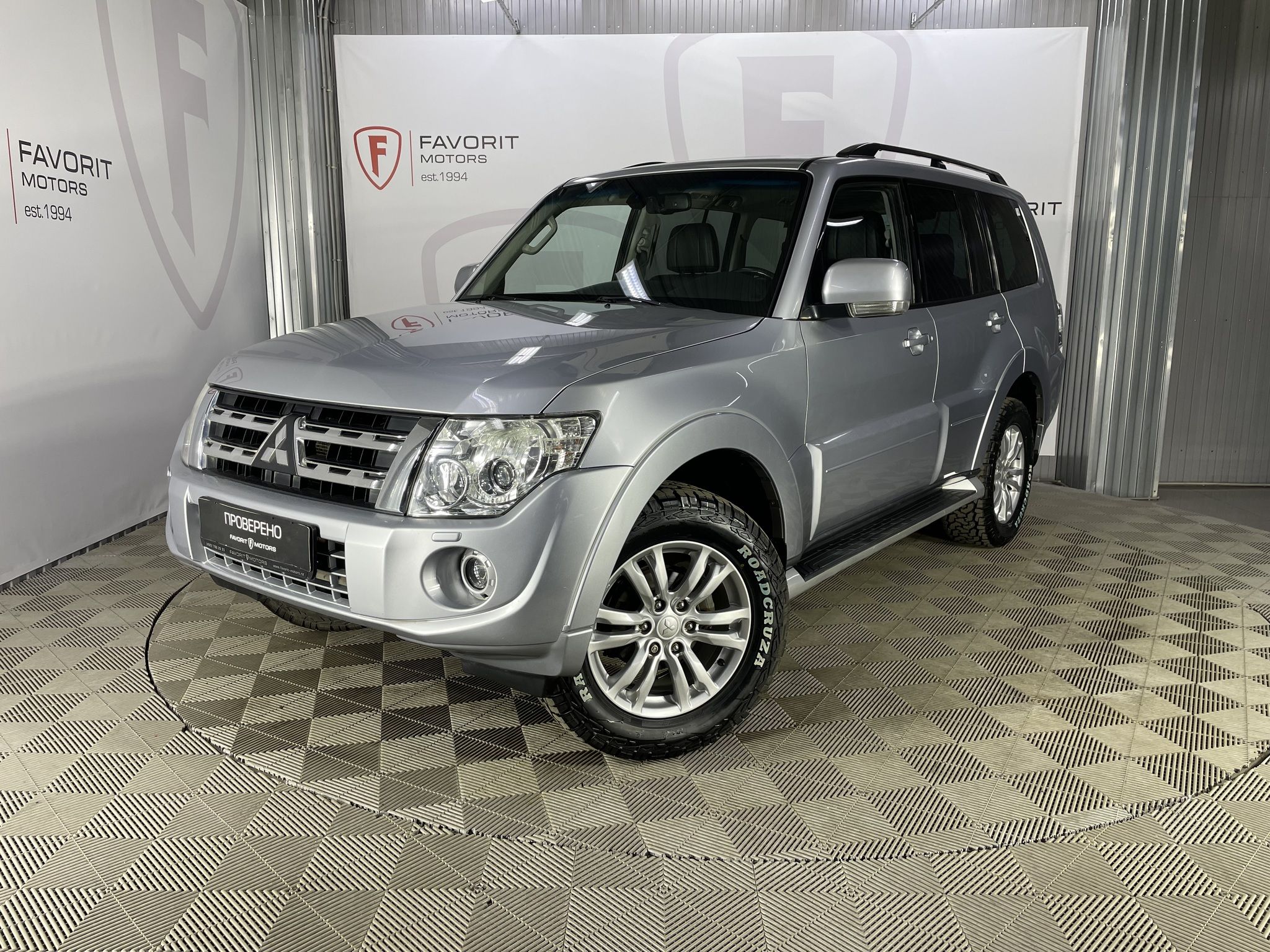 MITSUBISHI PAJERO