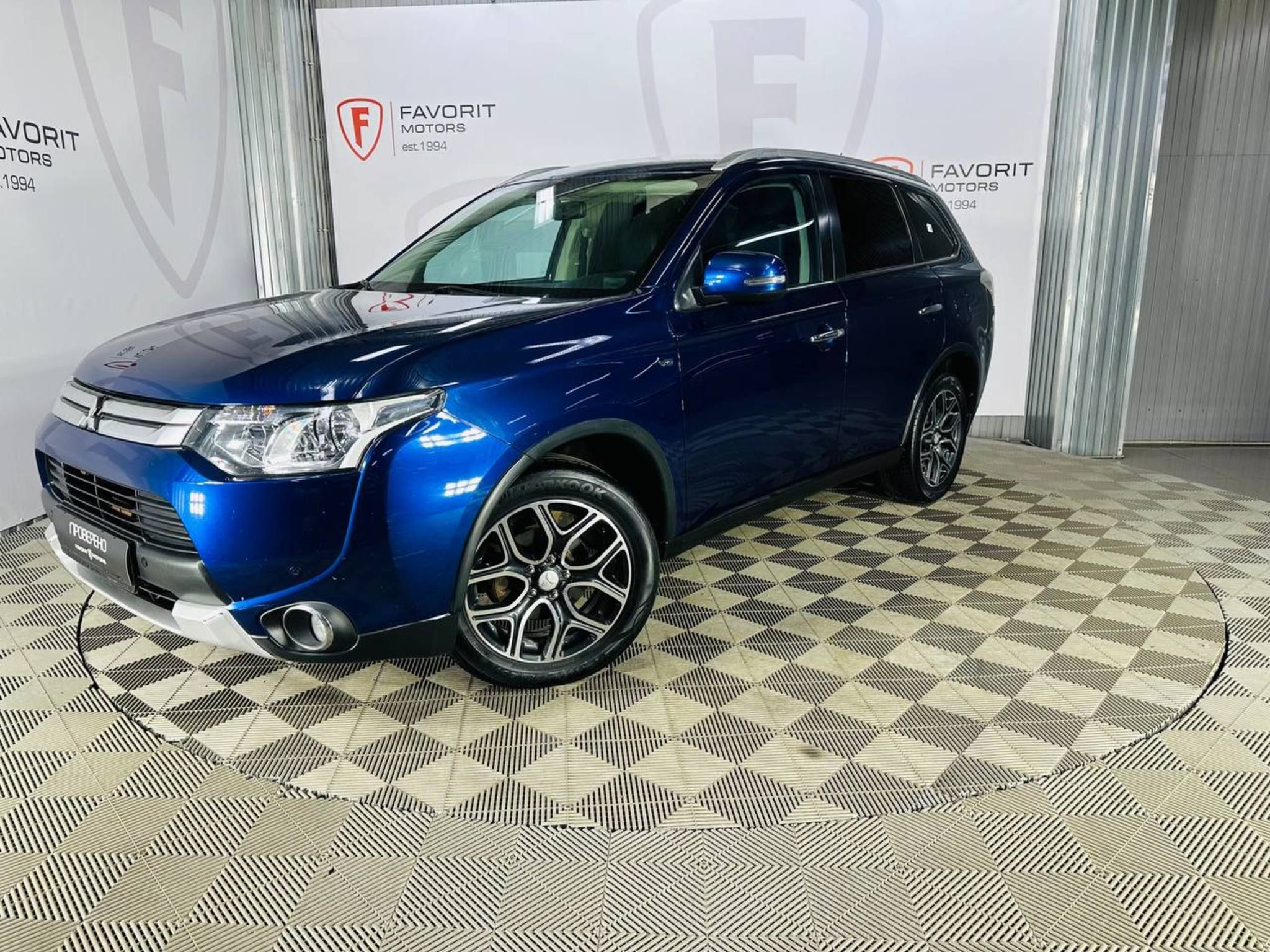 MITSUBISHI OUTLANDER