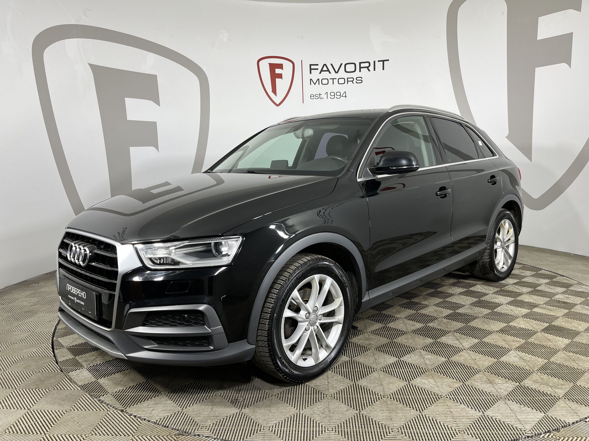AUDI Q3