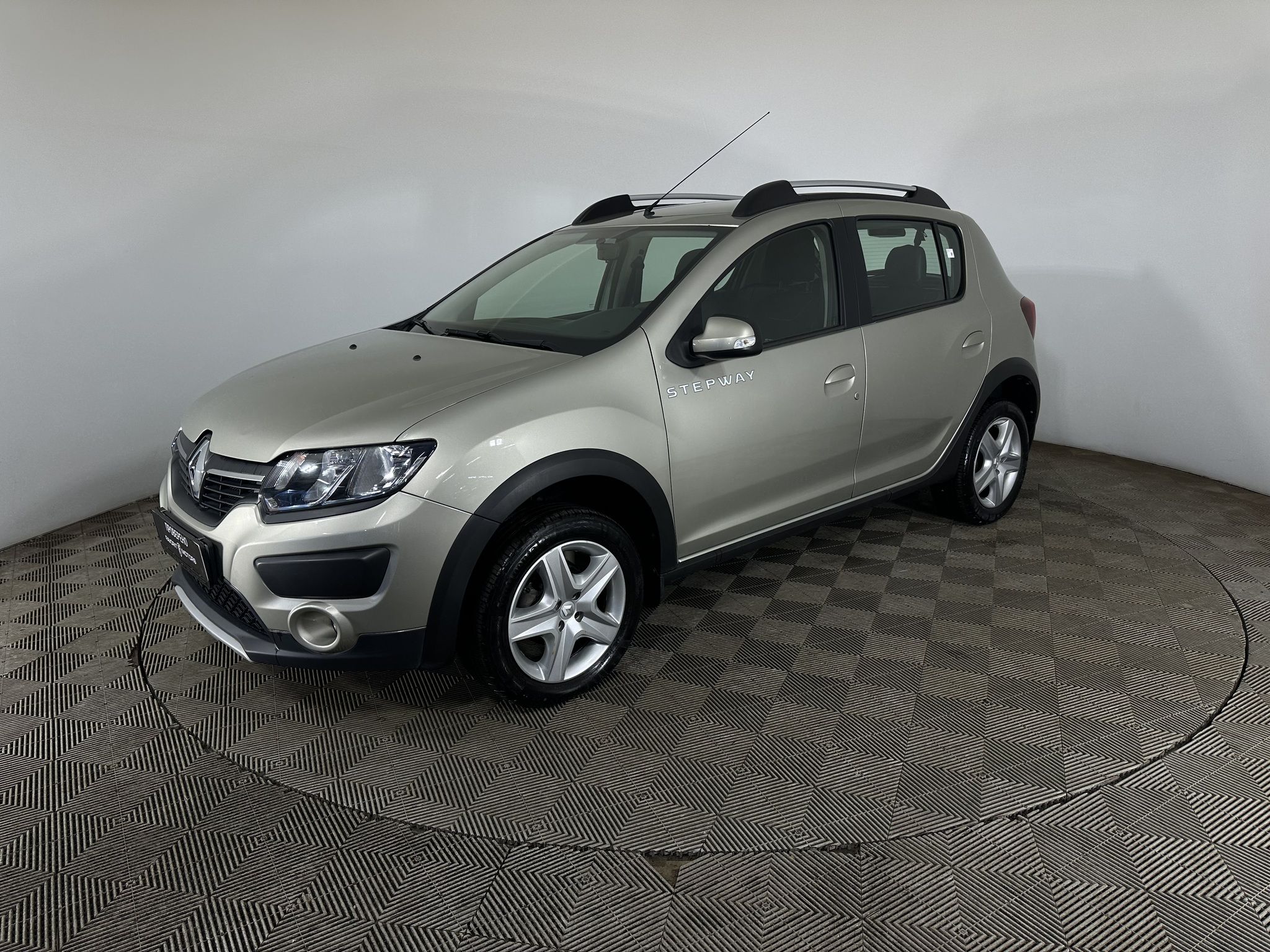 Renault SANDERO