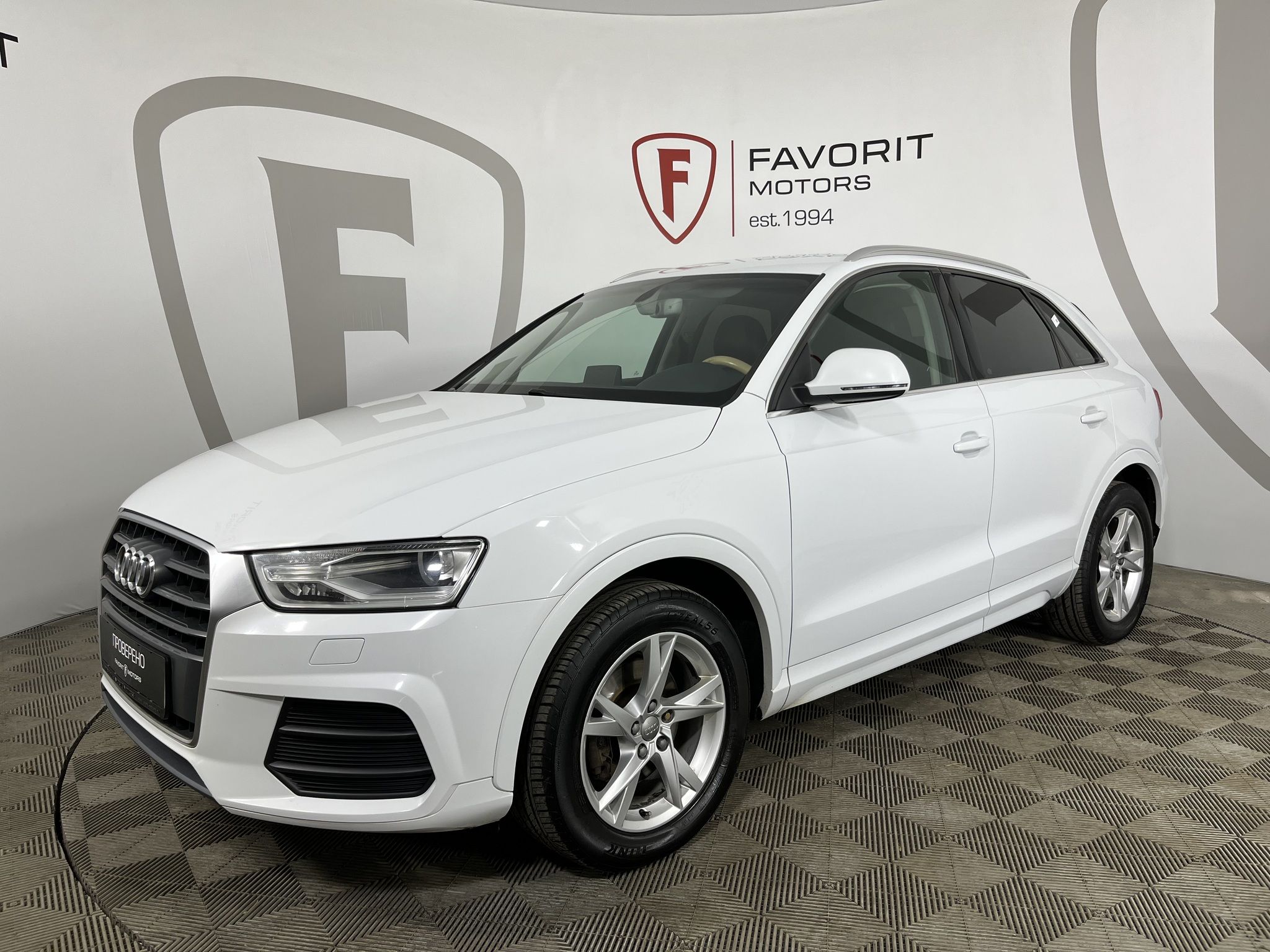 AUDI Q3
