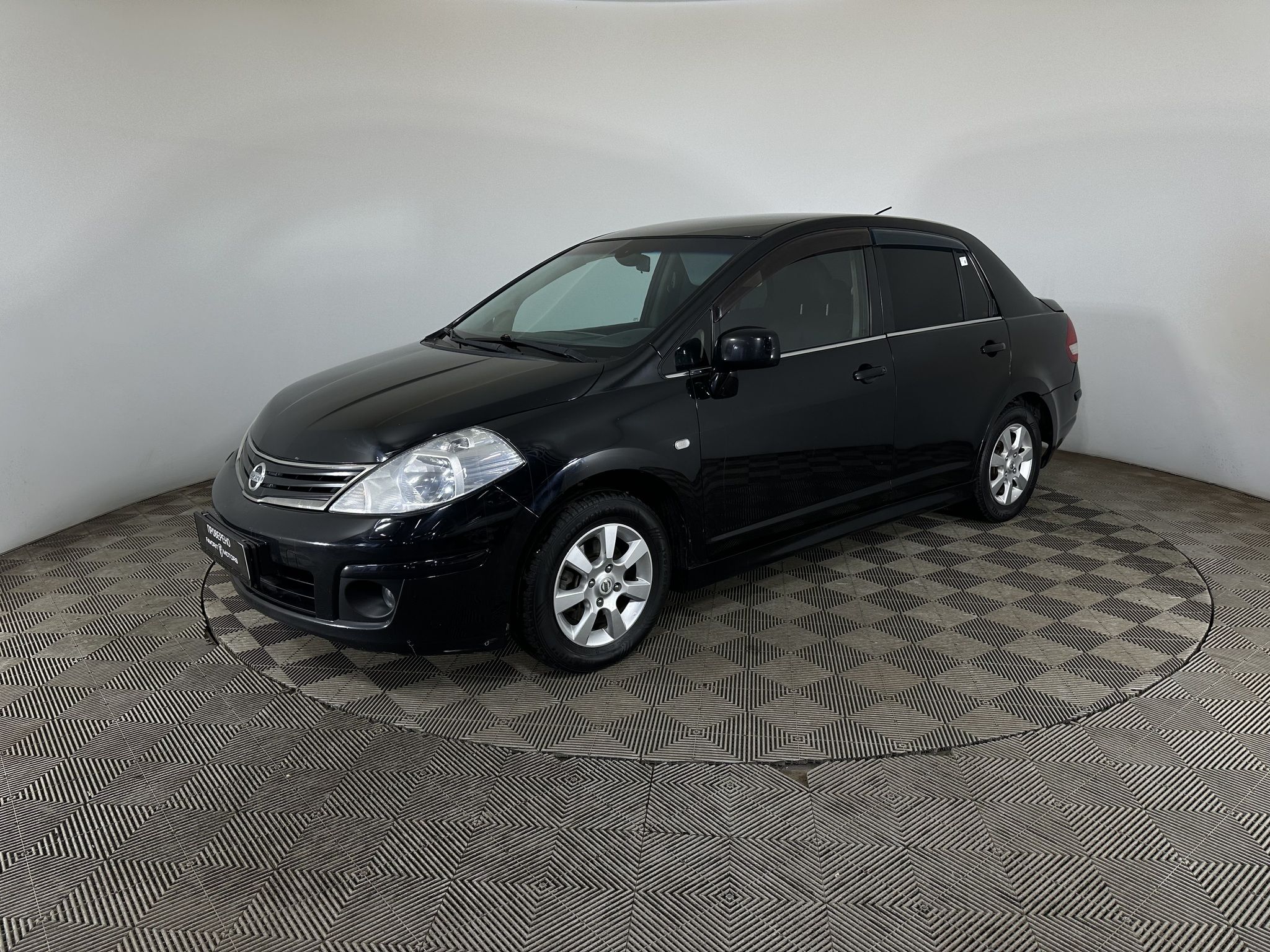 NISSAN TIIDA