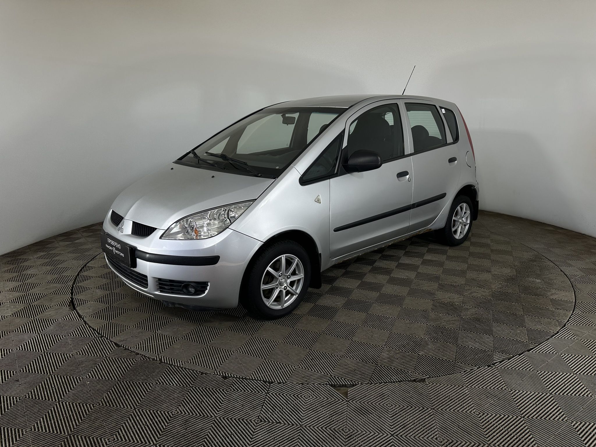 MITSUBISHI COLT