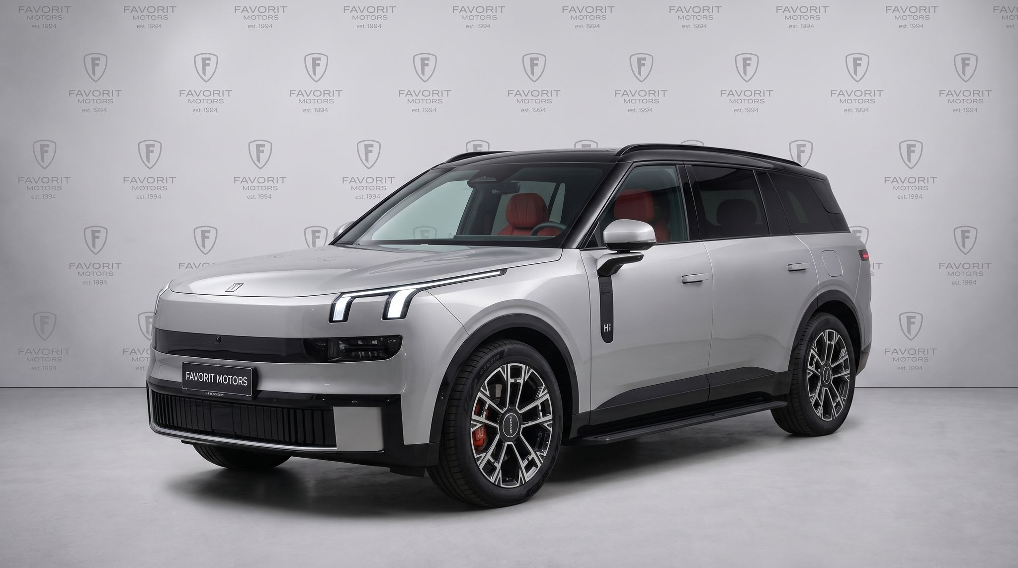 LYNK & CO 900