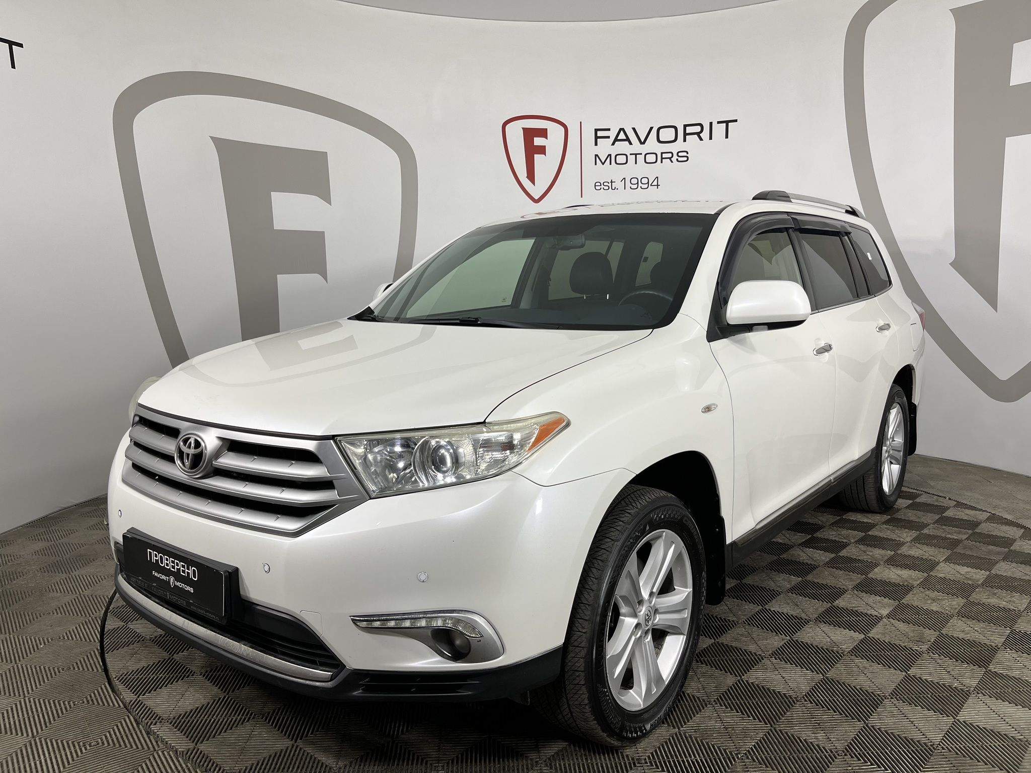 TOYOTA Хайлендер / HIGHLANDER