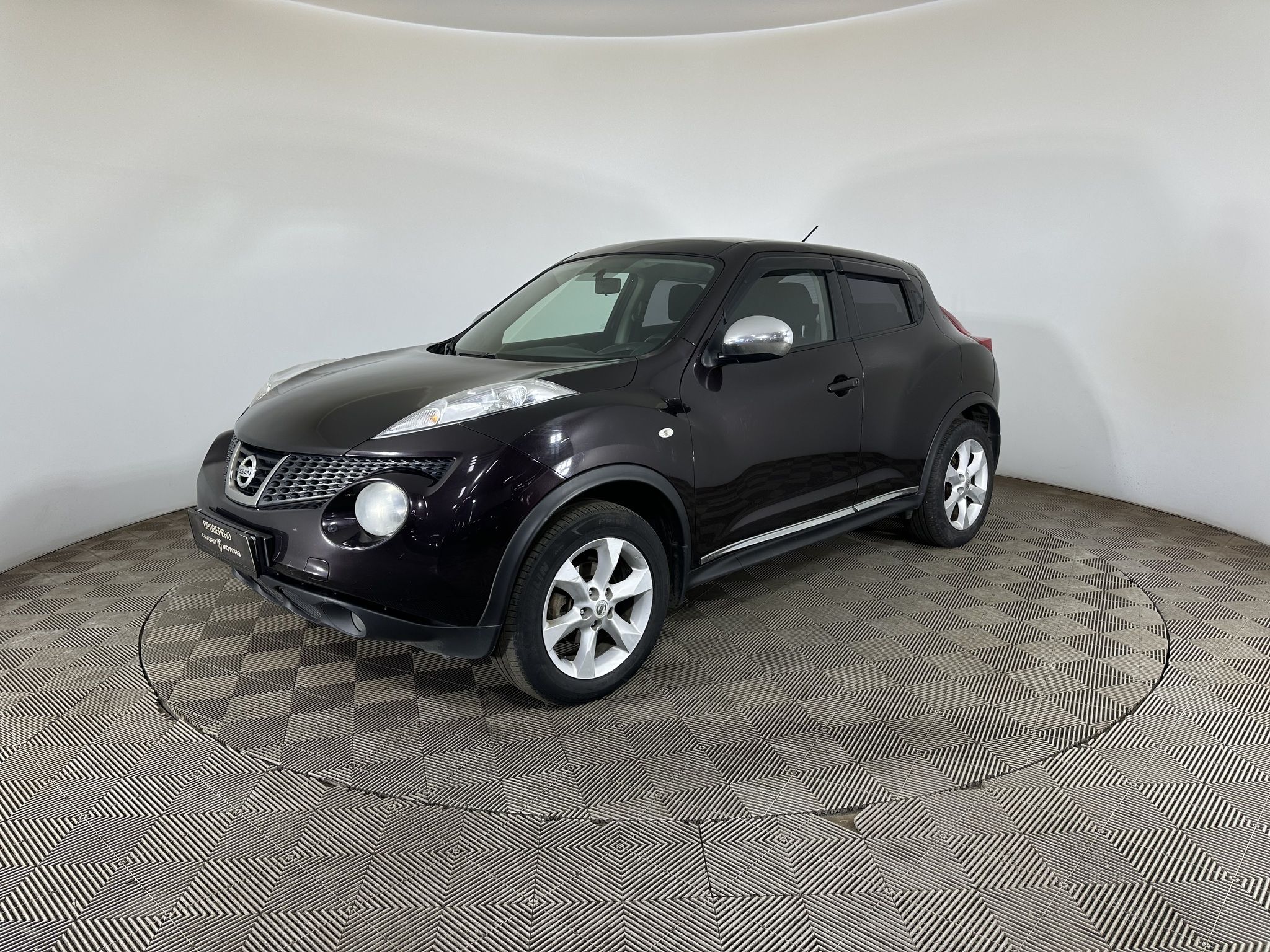 NISSAN Жук / JUKE