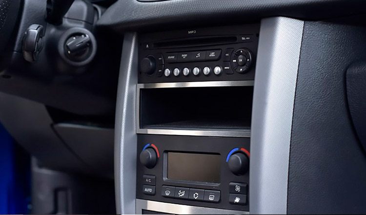 Интерьер Peugeot 207 № 3