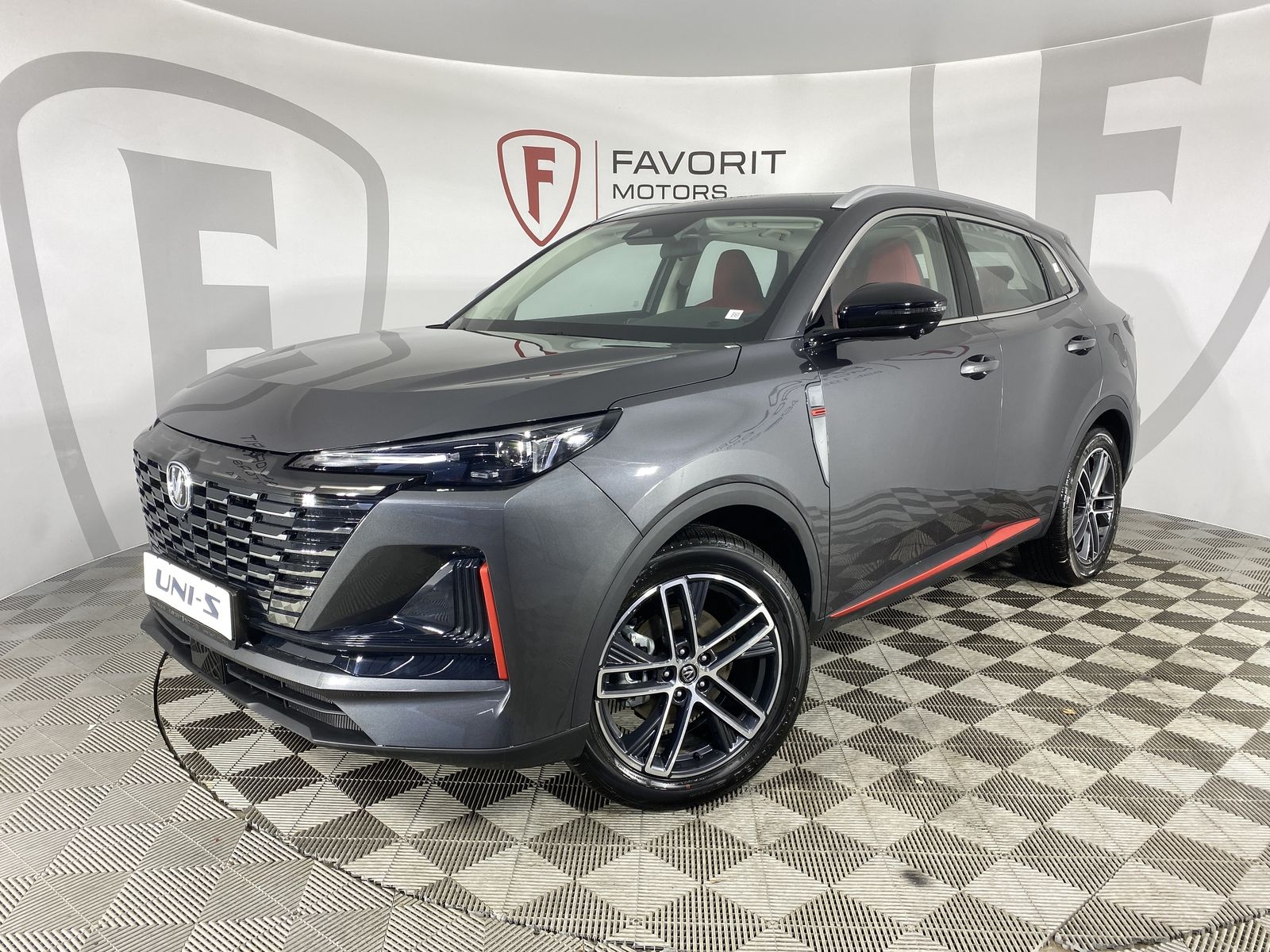 CHANGAN ЮНИ Эс / UNI-S