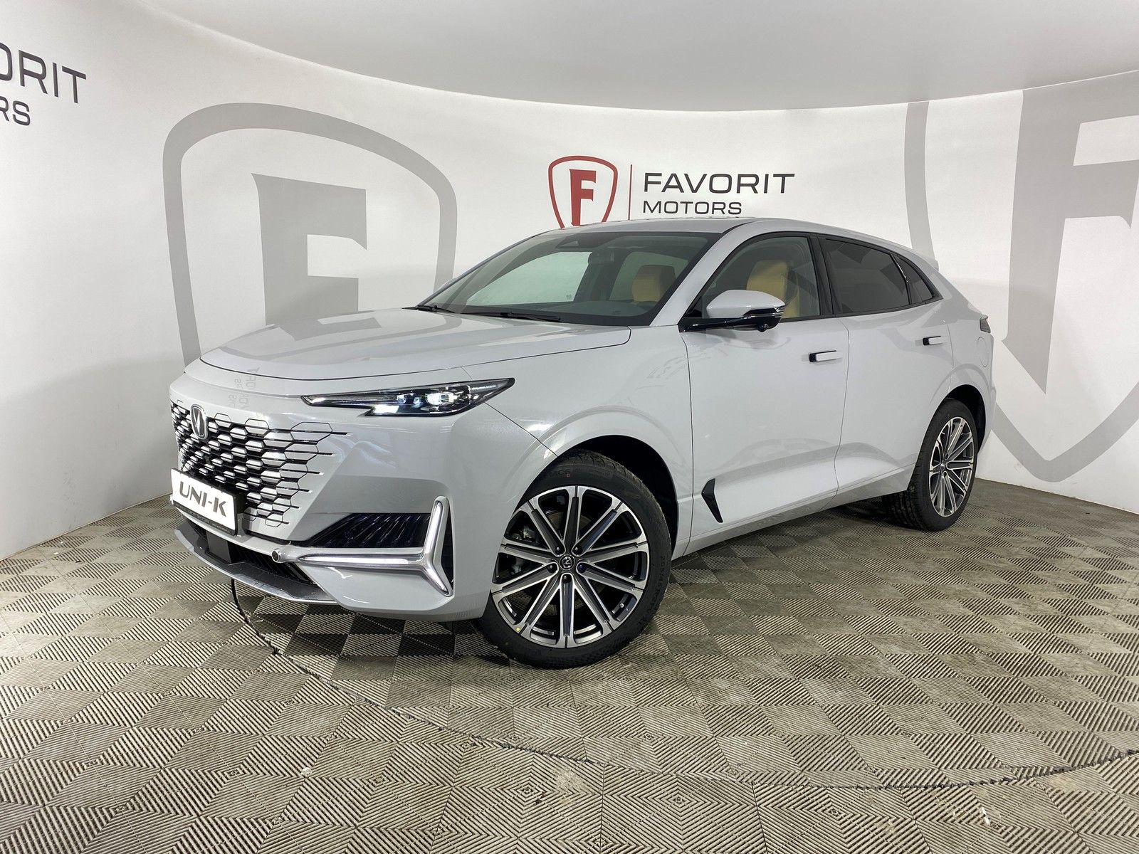 CHANGAN ЮНИ Кей / UNI-K