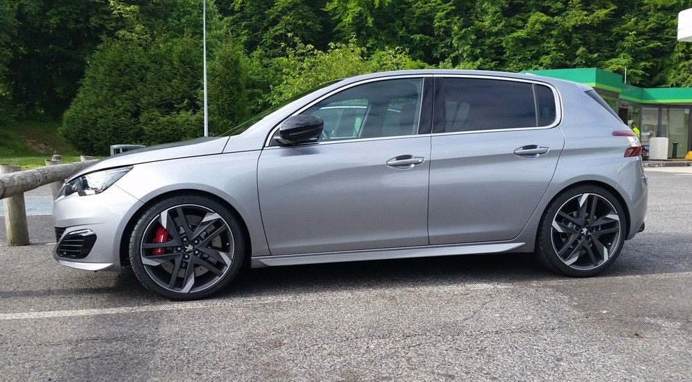 «Заряженный» Peugeot 308 покажут в Гудвуде