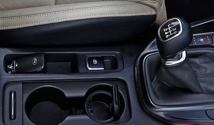 Интерьер Kia Carens_ii № 4