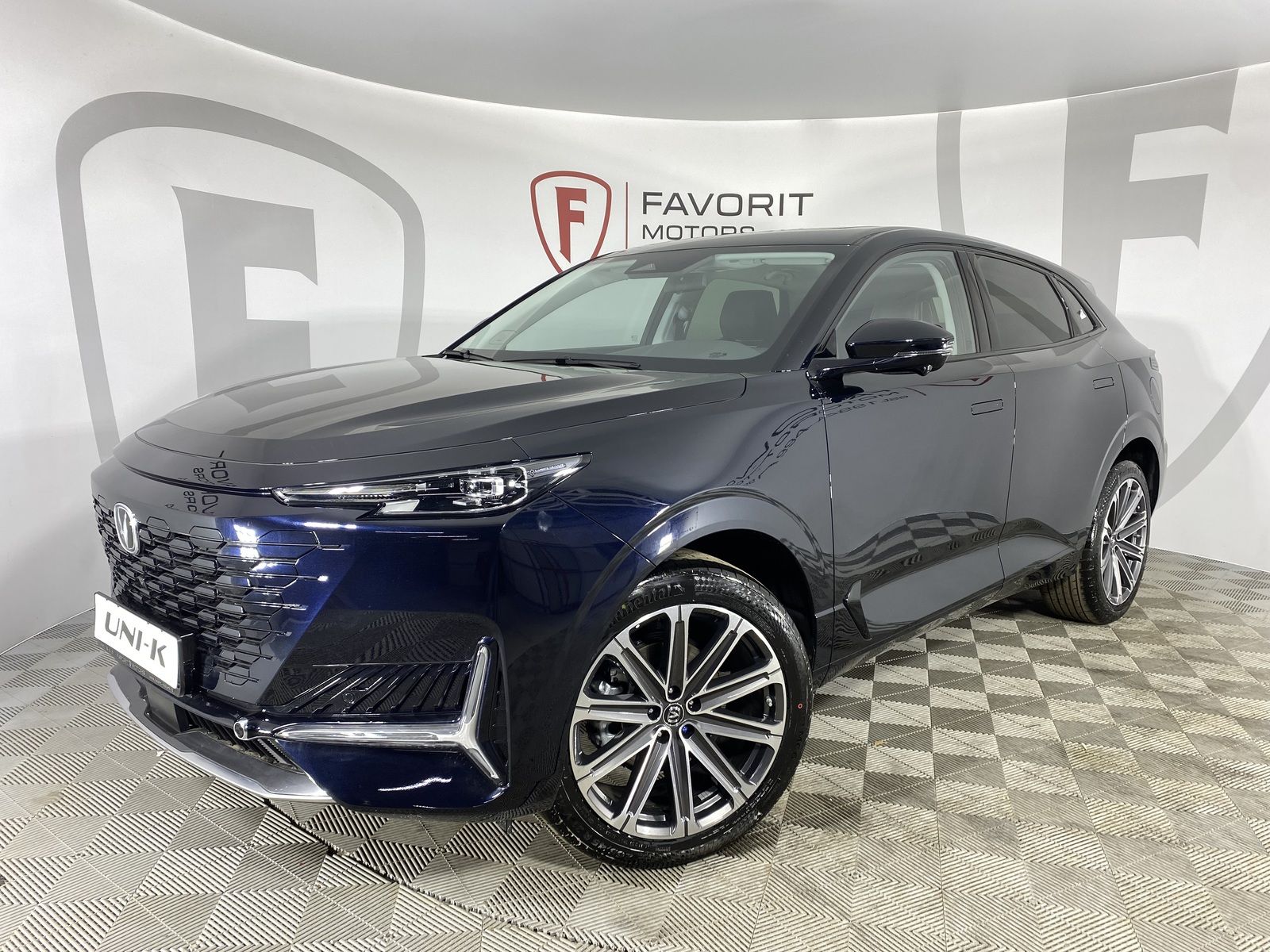 CHANGAN ЮНИ Кей / UNI-K