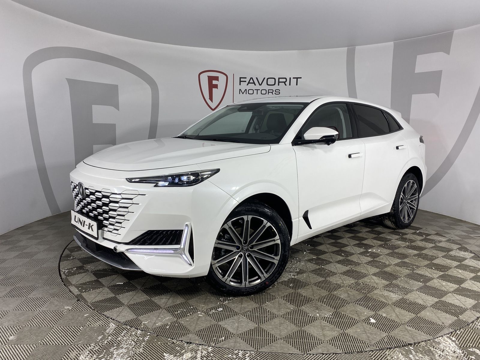 CHANGAN ЮНИ Кей / UNI-K