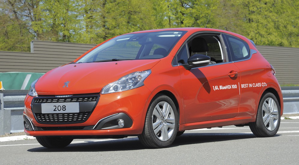 Peugeot 208 бьет рекорд экономичности