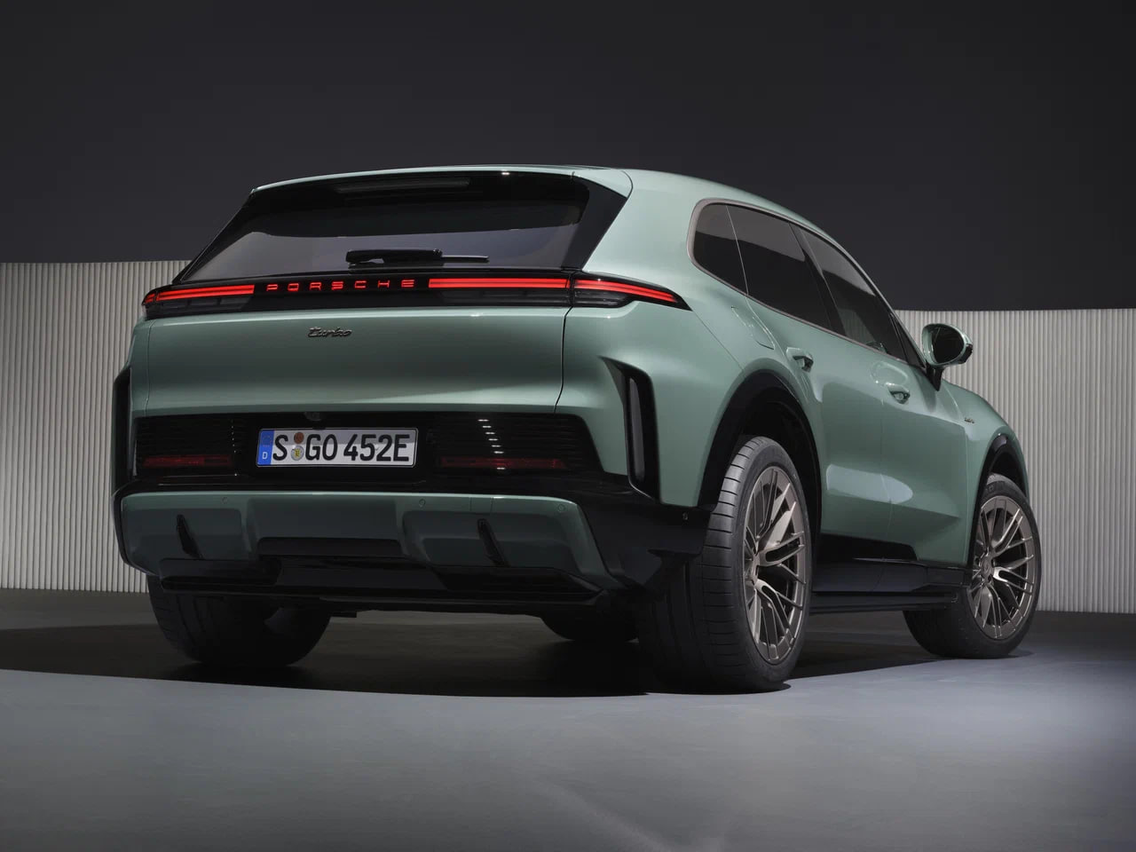 Porsche Cayenne S четвертого поколения 1.jpg